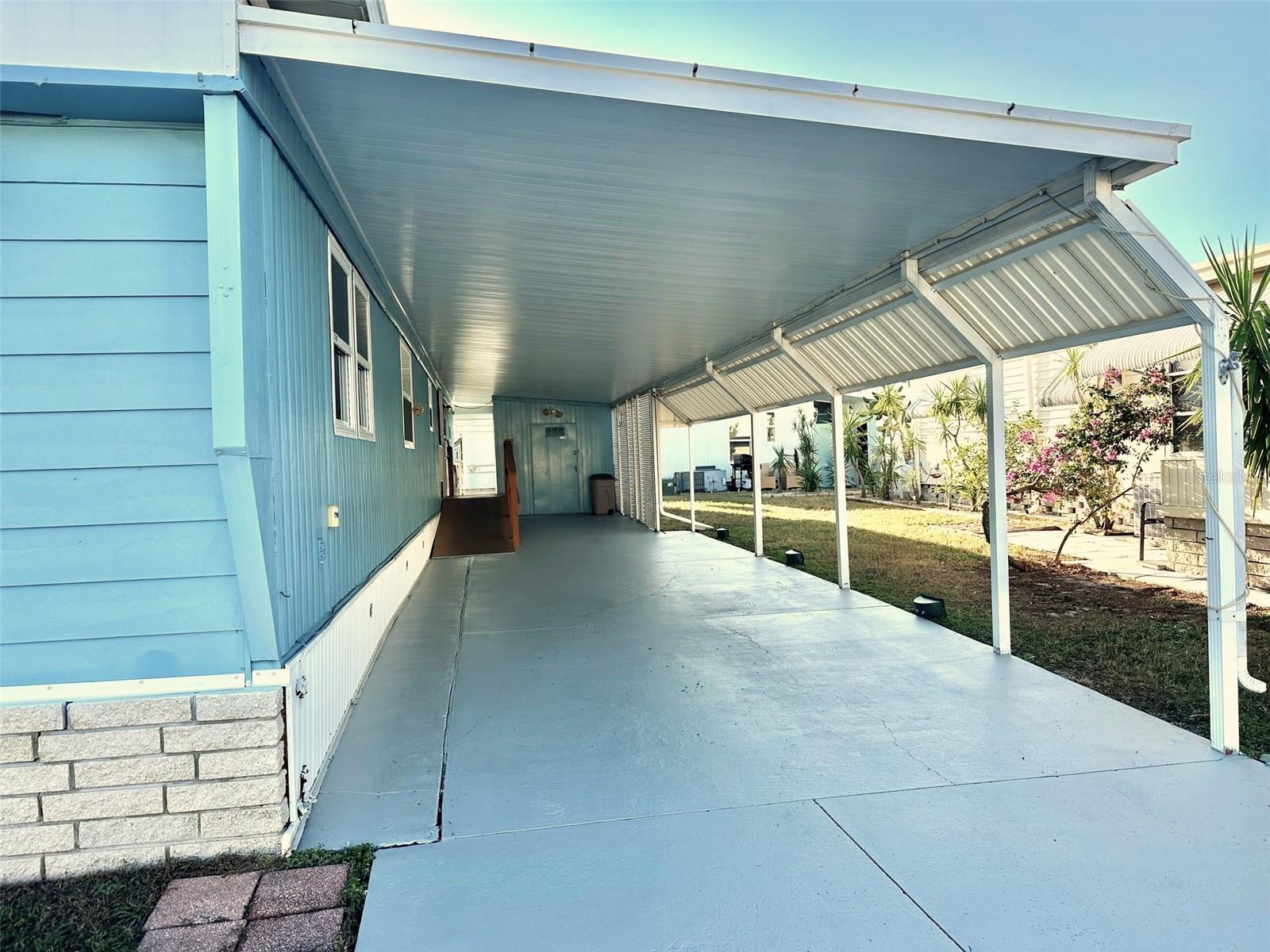 Listing photo id 9 for 9790 66th Street N 330