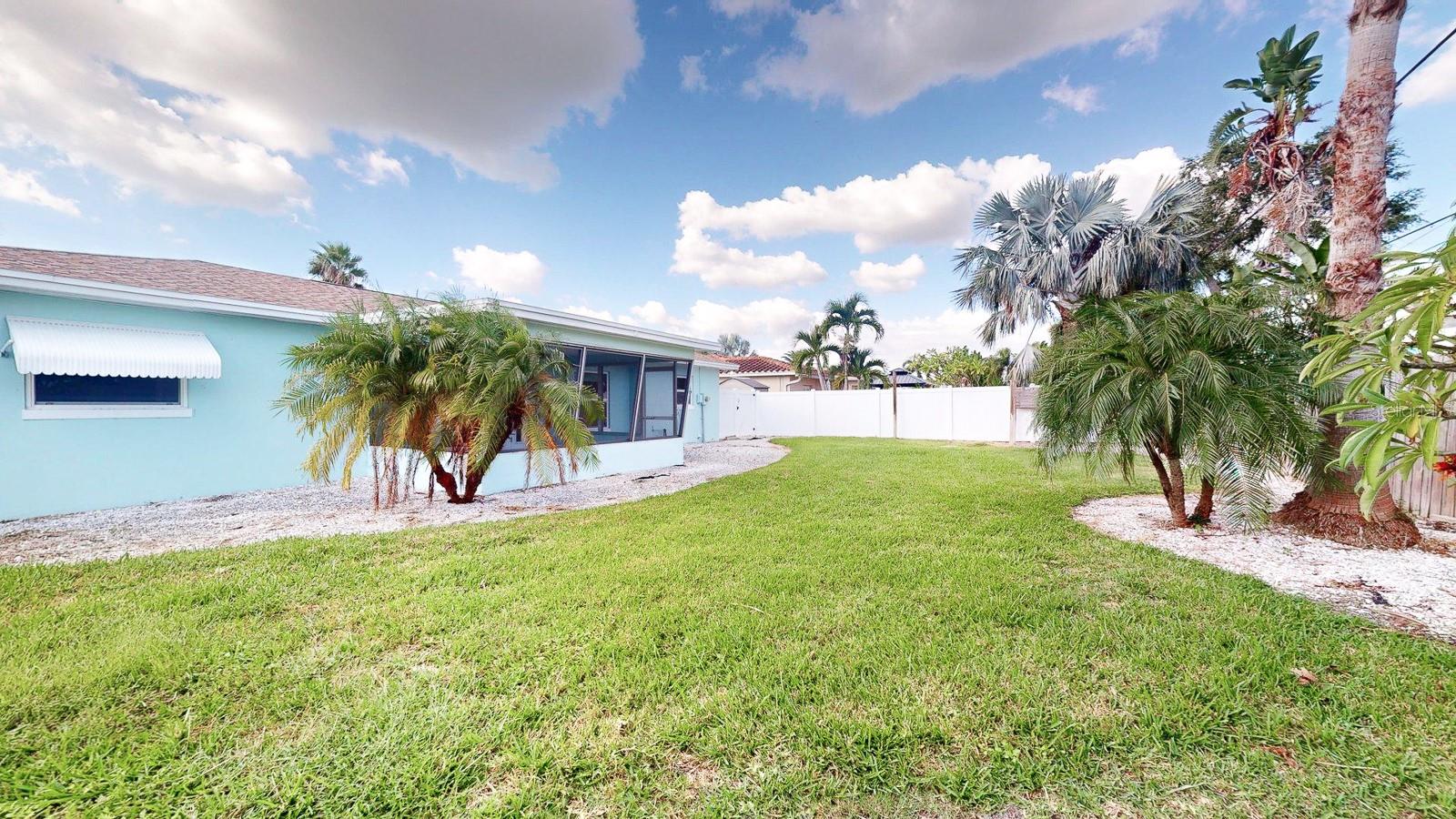 Image 27 of 48 For 10133 4th Street E