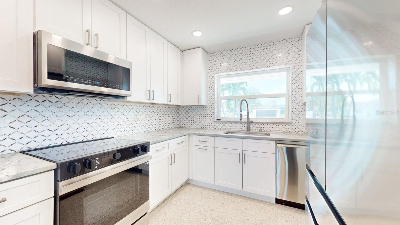 Image 9 of 48 For 10133 4th Street E