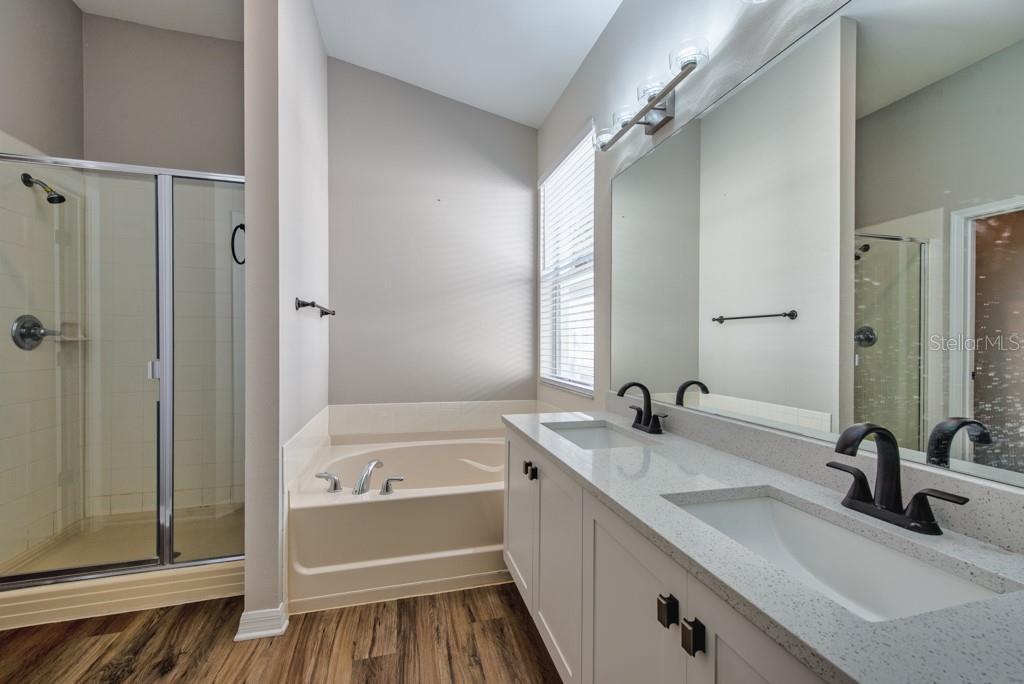 Listing photo id 14 for 11104 Holly Cone Drive