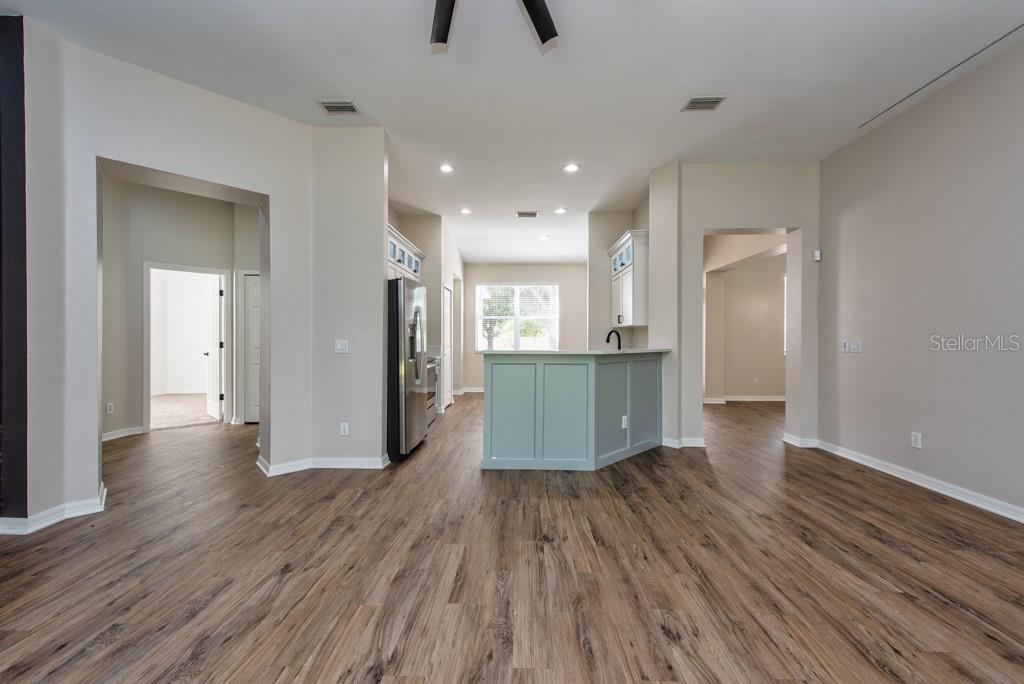 Listing photo id 2 for 11104 Holly Cone Drive