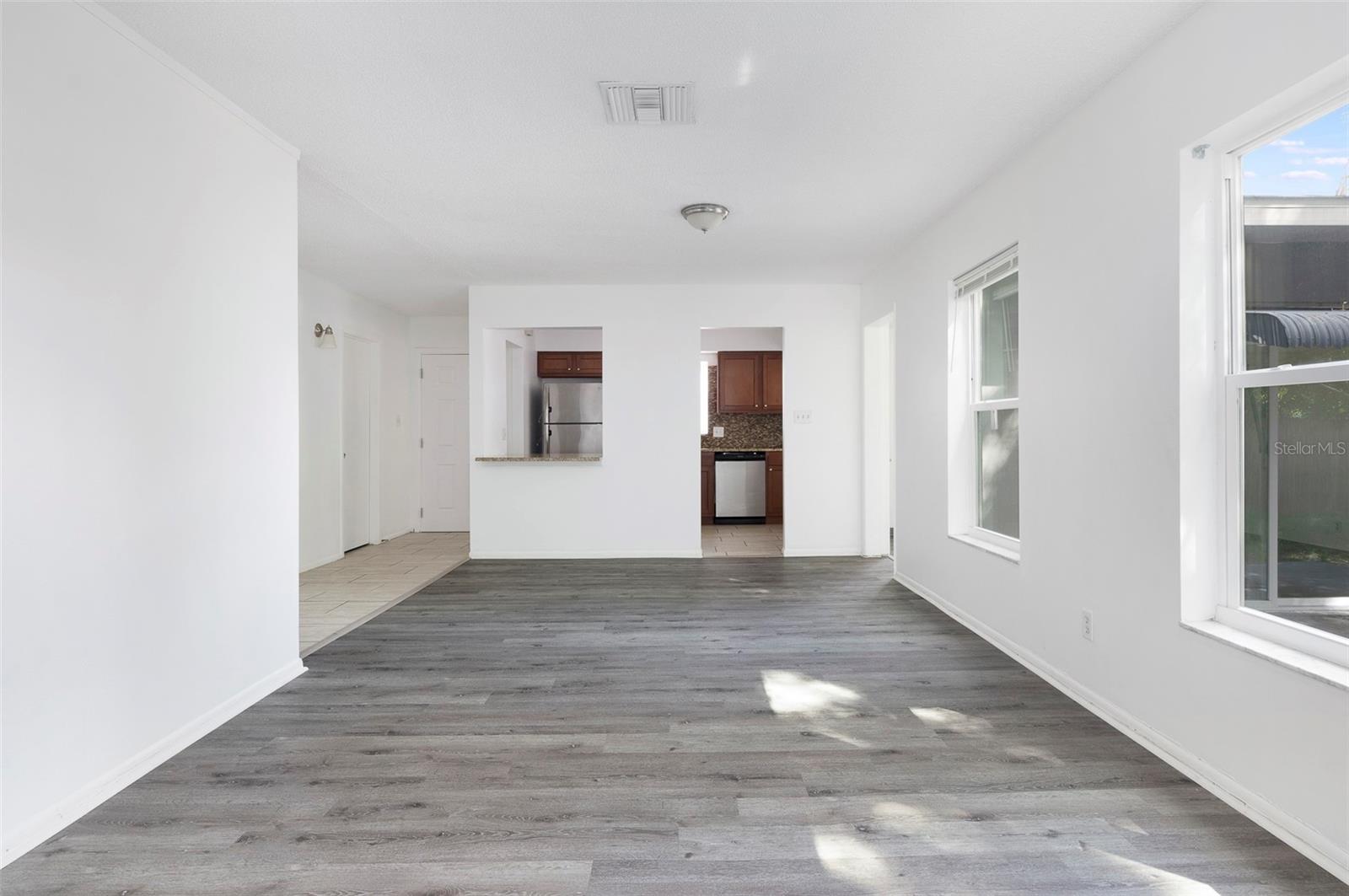 Image 10 of 30 For 7670 8th Street N