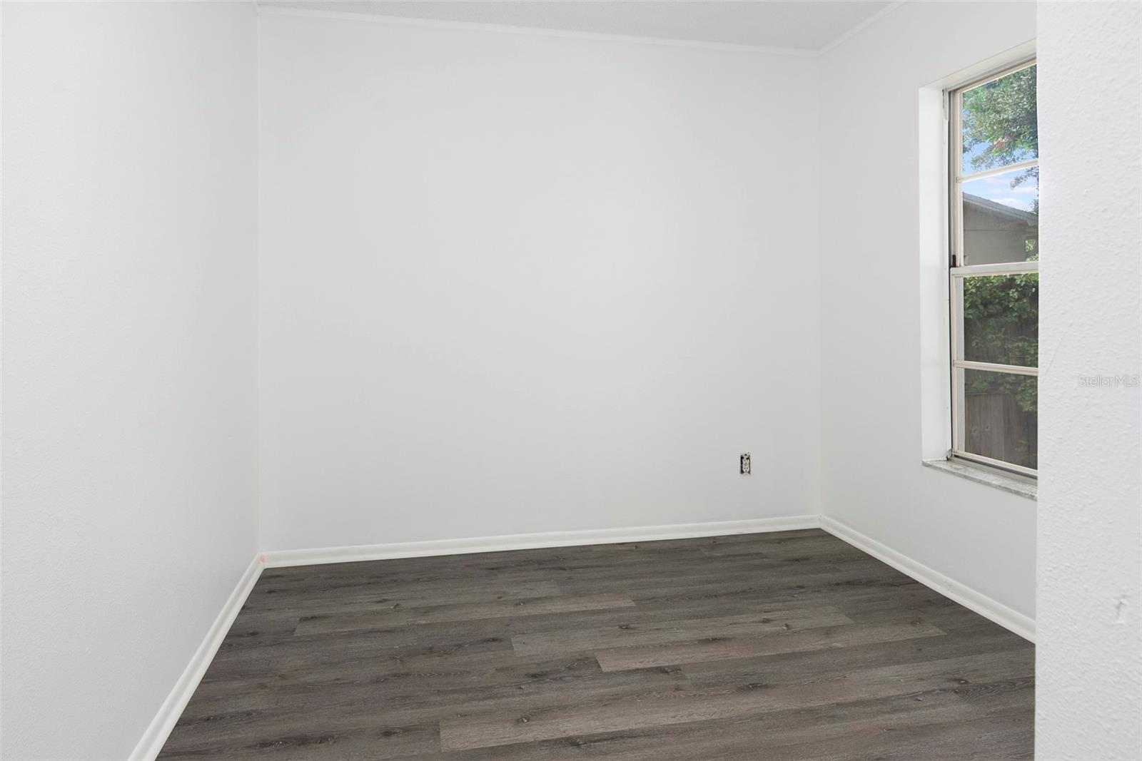 Image 12 of 30 For 7670 8th Street N