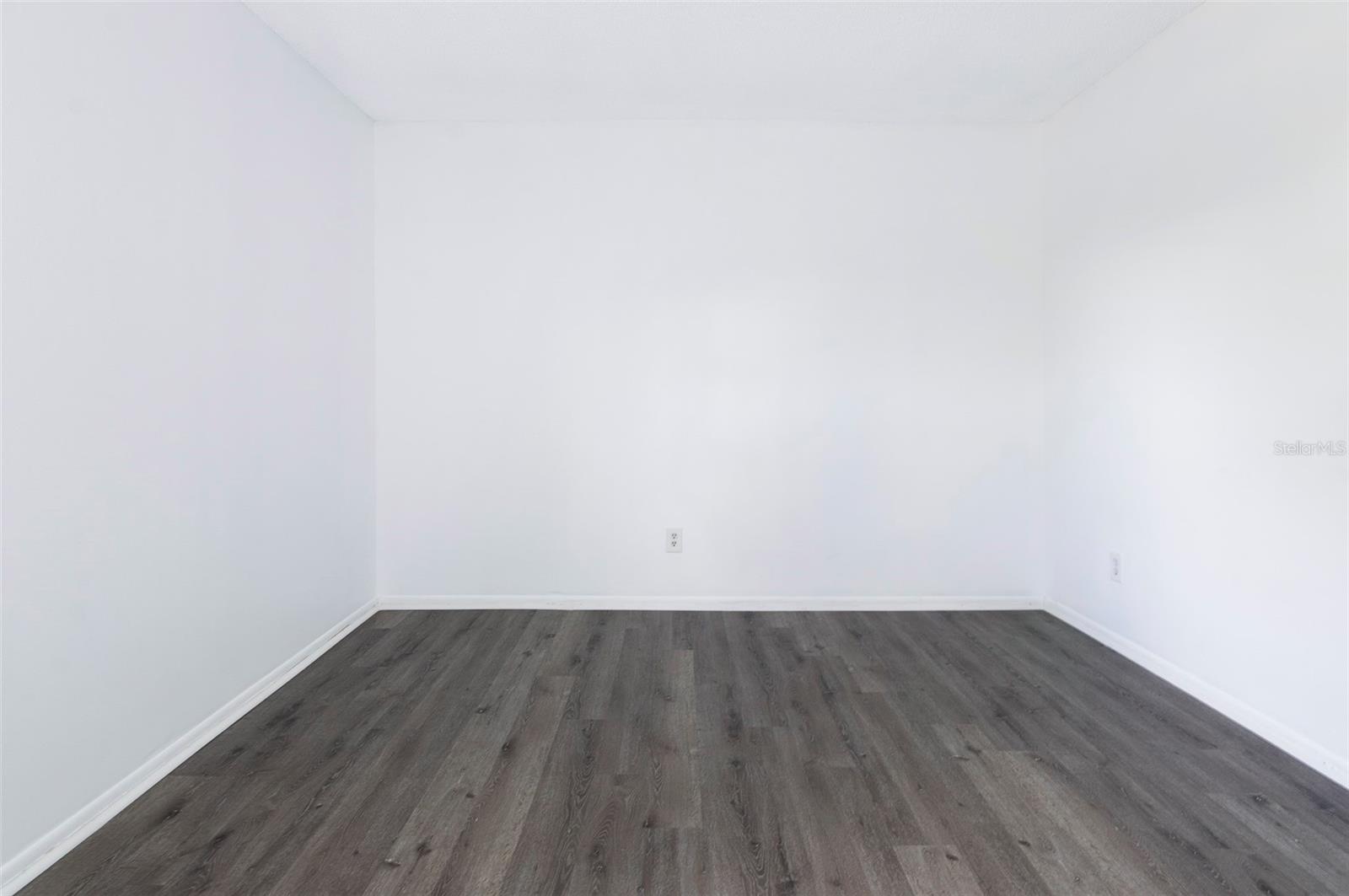 Image 17 of 30 For 7670 8th Street N
