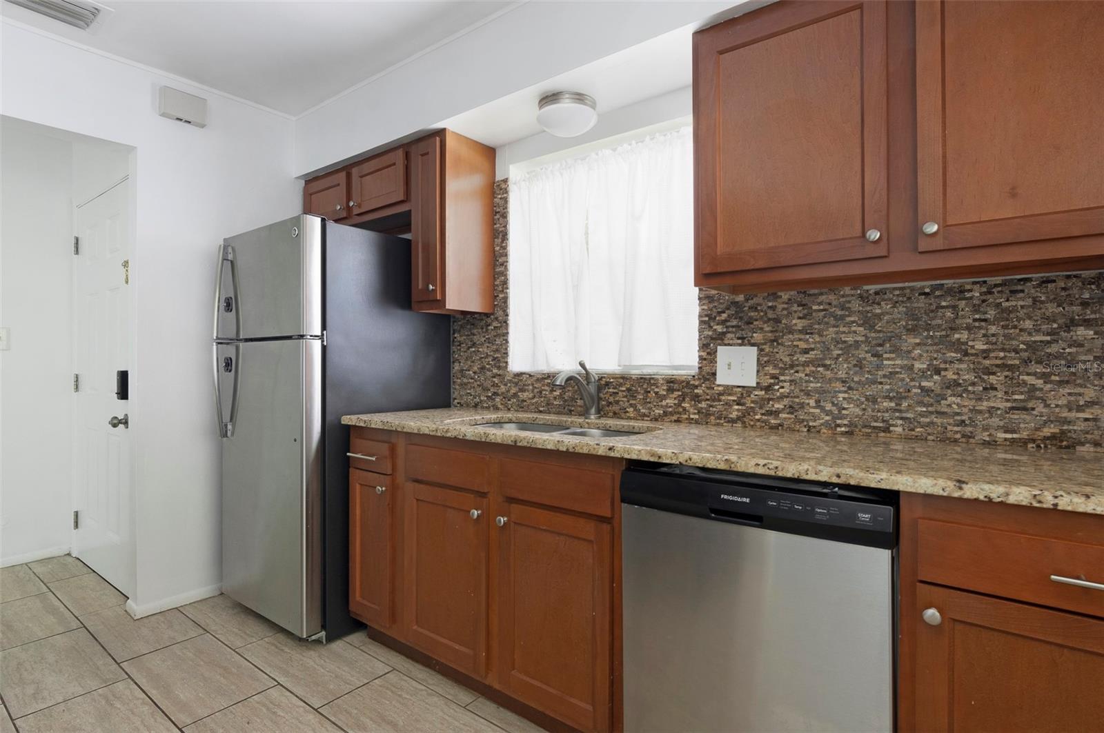 Image 6 of 30 For 7670 8th Street N