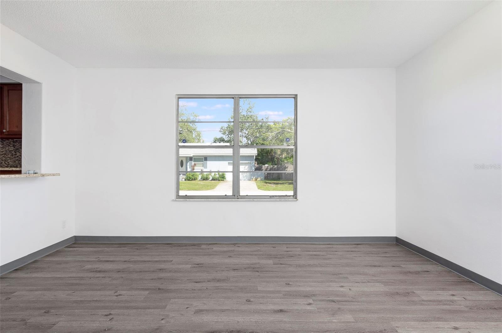 Image 7 of 30 For 7670 8th Street N