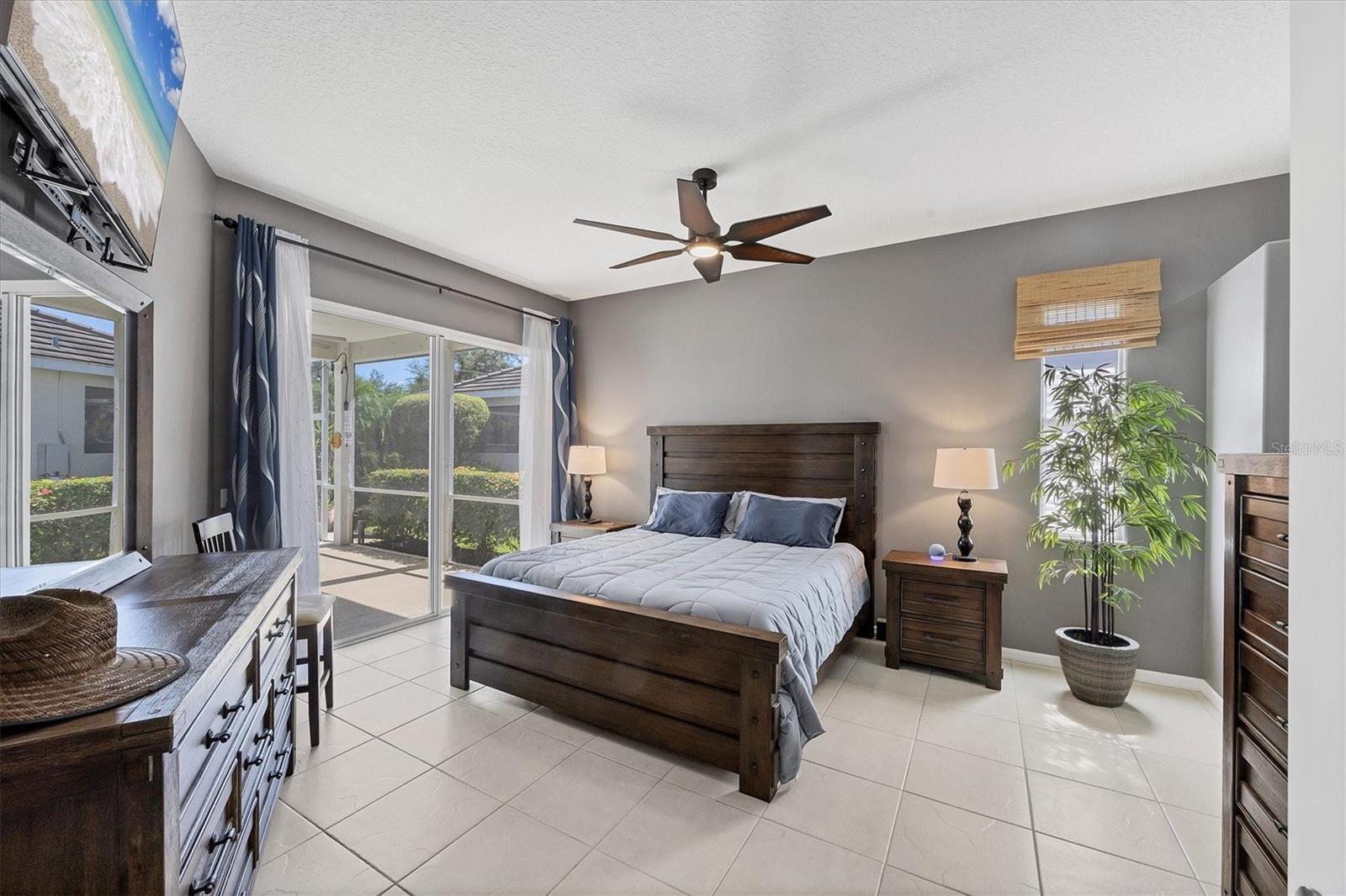 Image 33 of 74 For 159 Americas Cup Boulevard