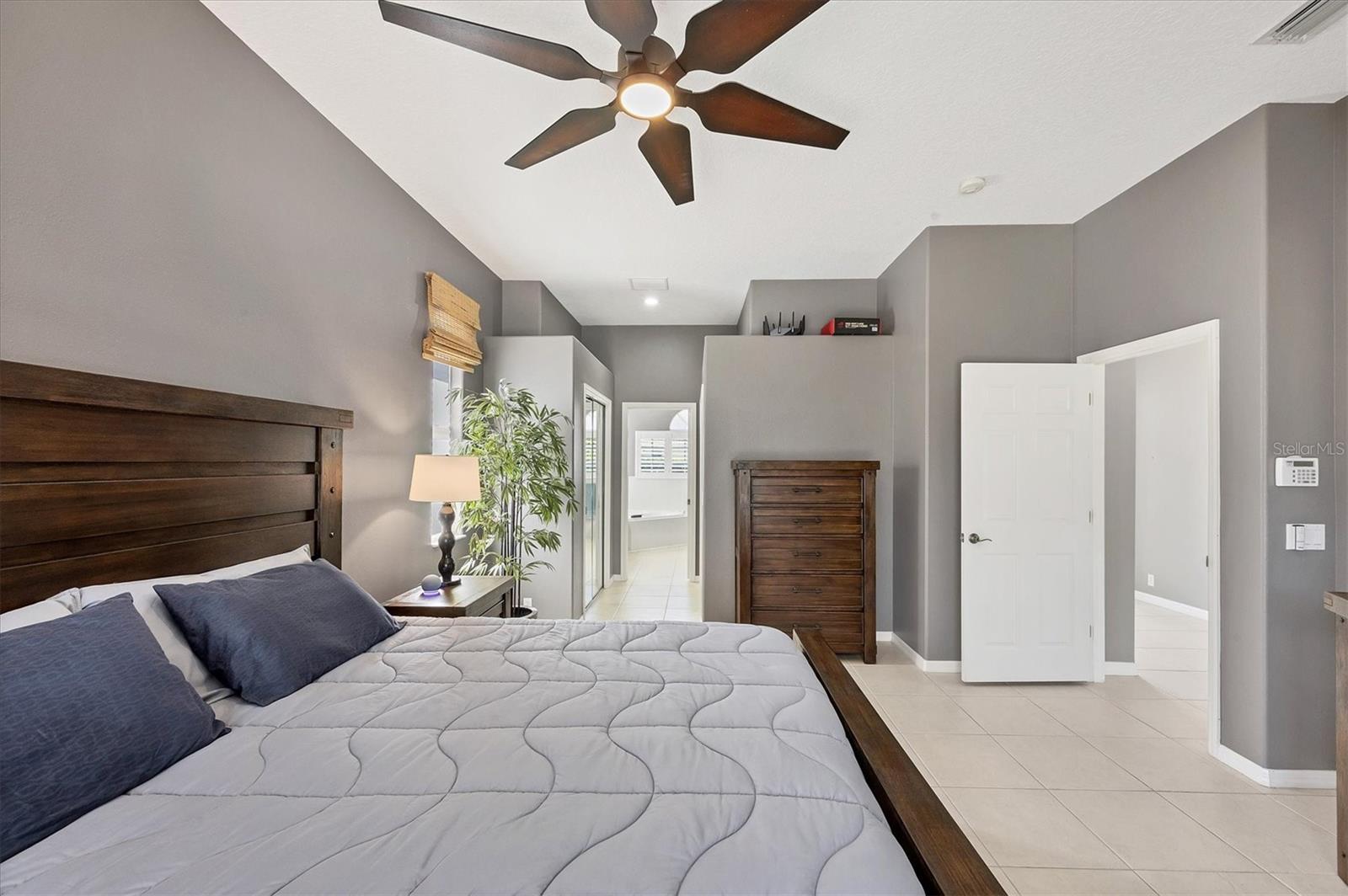 Image 34 of 74 For 159 Americas Cup Boulevard