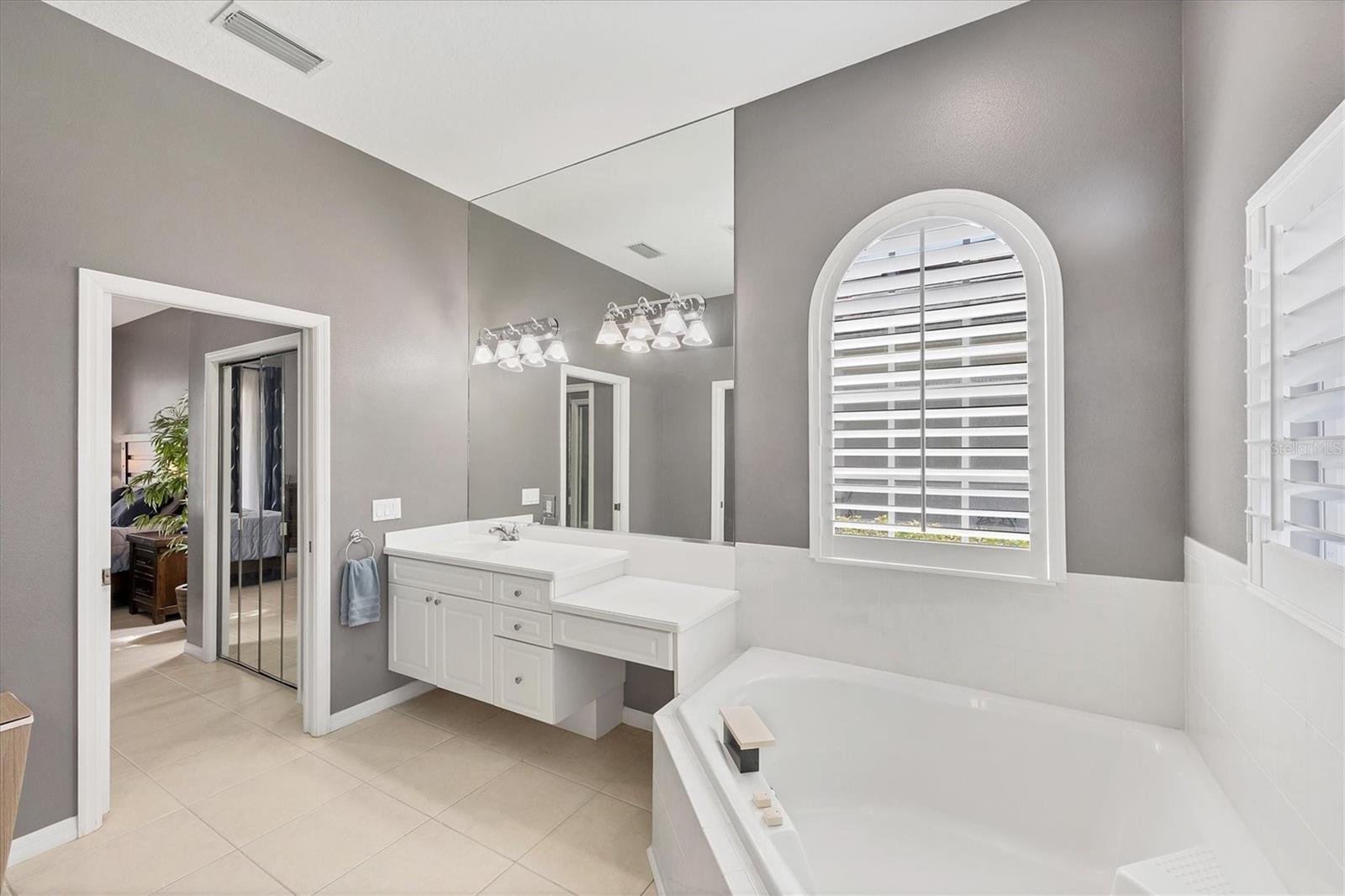 Image 37 of 74 For 159 Americas Cup Boulevard