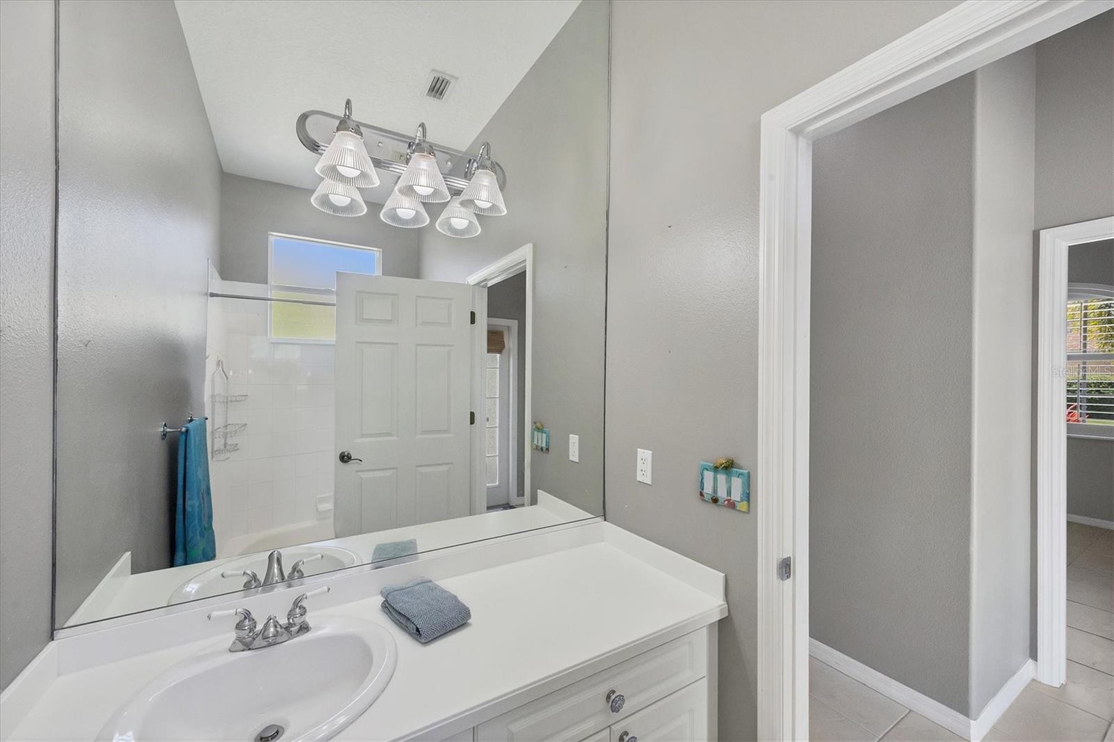 Image 40 of 74 For 159 Americas Cup Boulevard