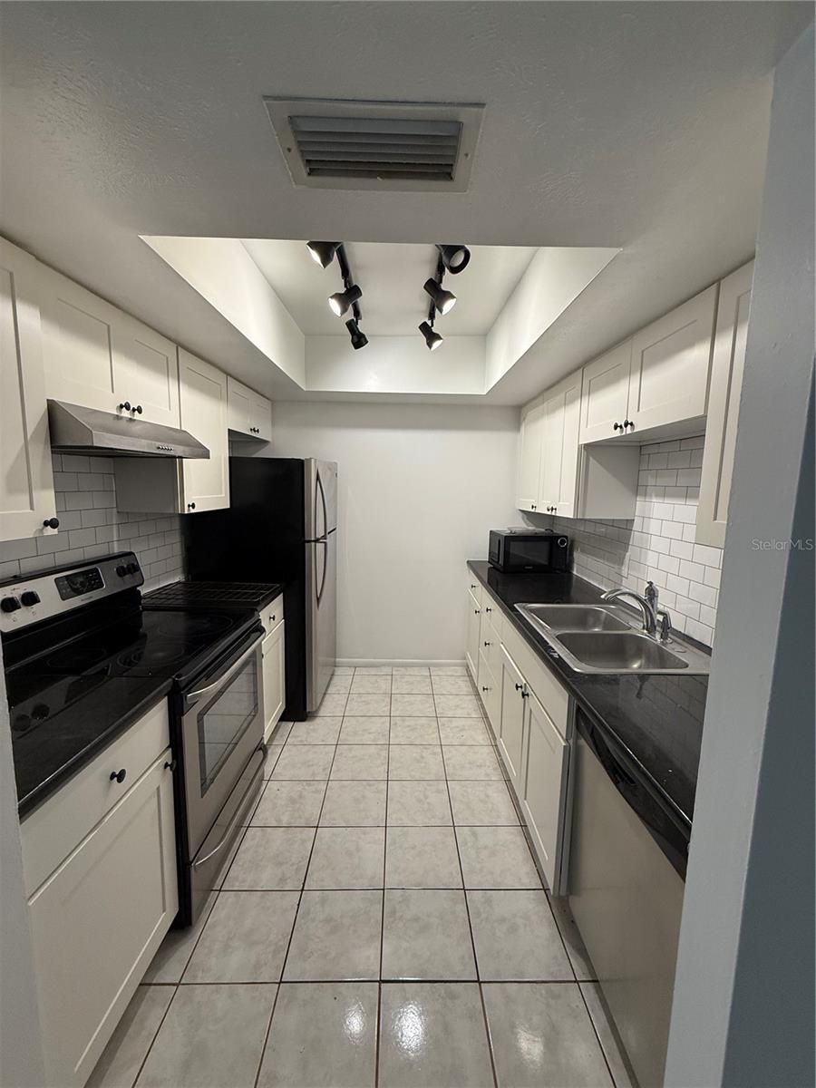 Image 7 of 25 For 605 Keene Road P14