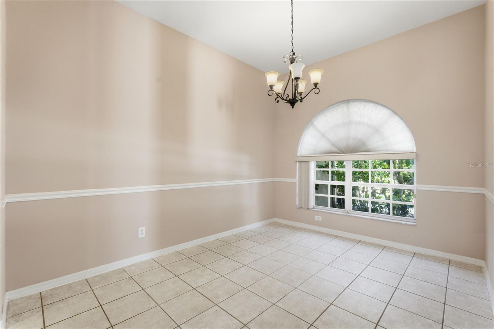 Listing photo id 21 for 2213 Towering Oaks Circle