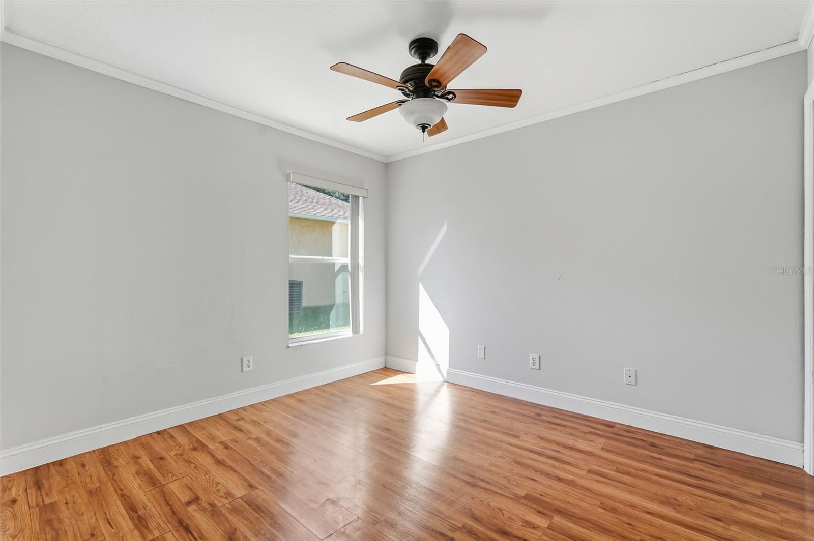 Listing photo id 26 for 2213 Towering Oaks Circle