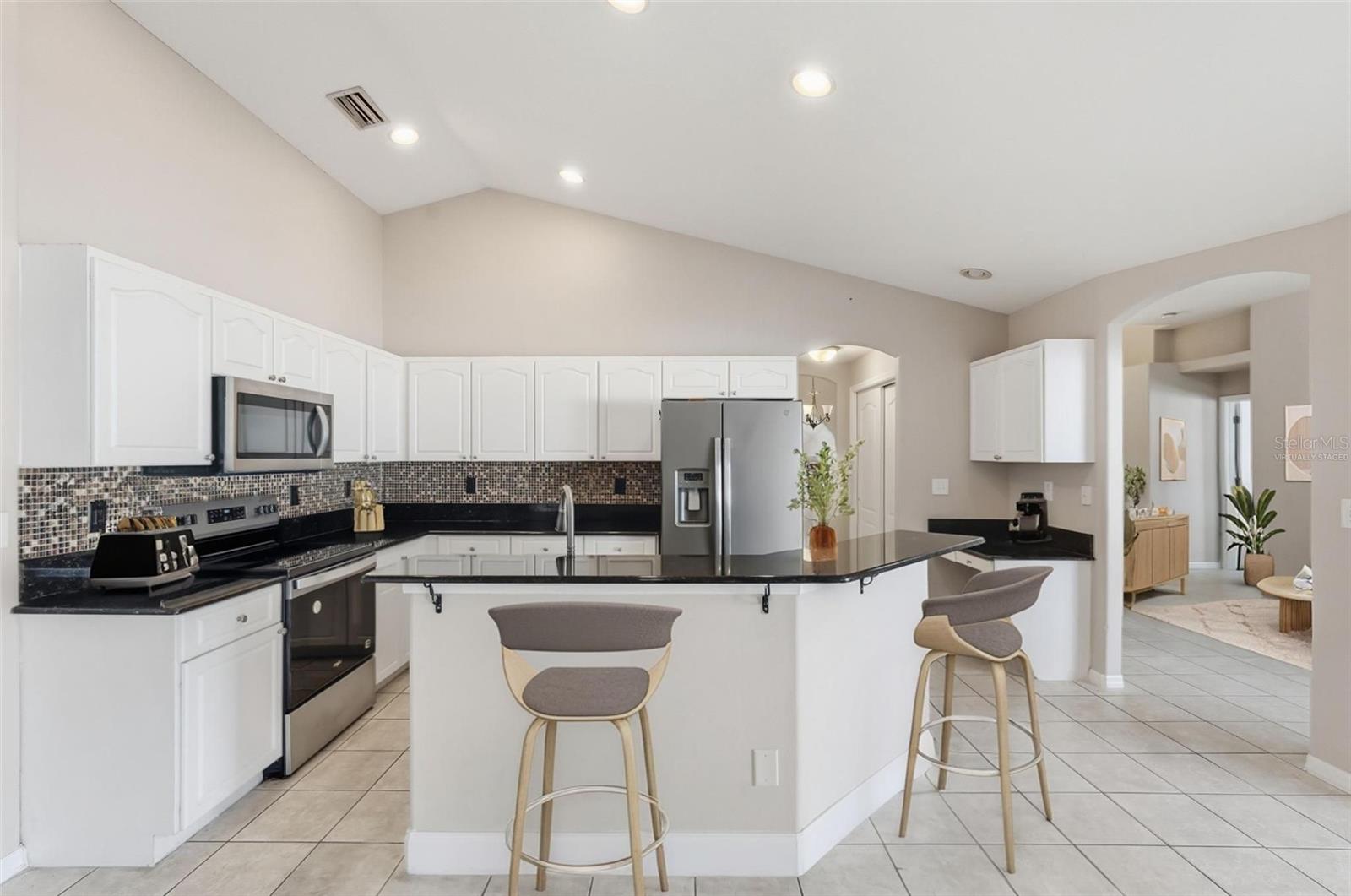 Listing photo id 33 for 2213 Towering Oaks Circle