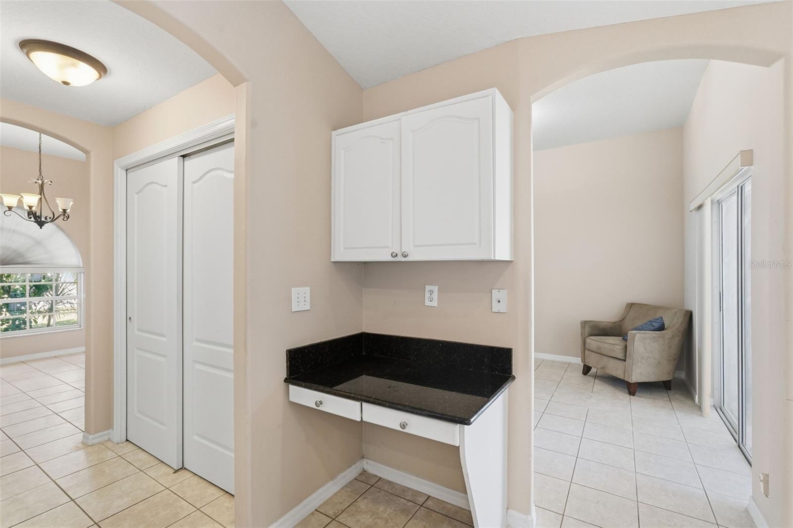 Listing photo id 38 for 2213 Towering Oaks Circle