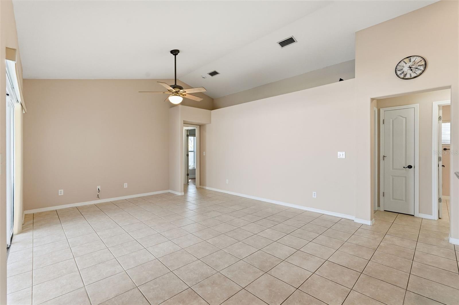Listing photo id 40 for 2213 Towering Oaks Circle
