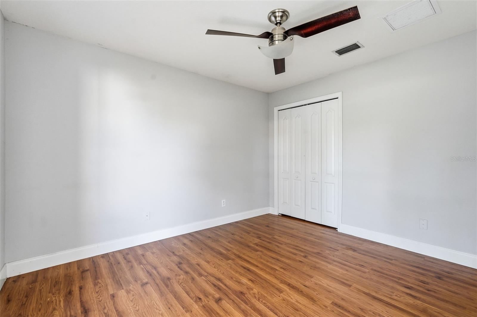 Listing photo id 44 for 2213 Towering Oaks Circle