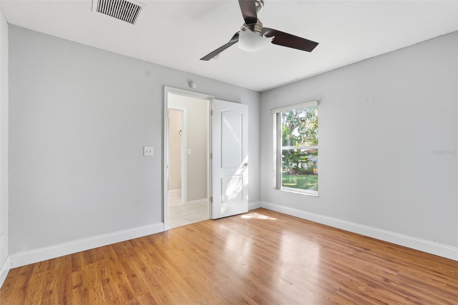 Listing photo id 45 for 2213 Towering Oaks Circle