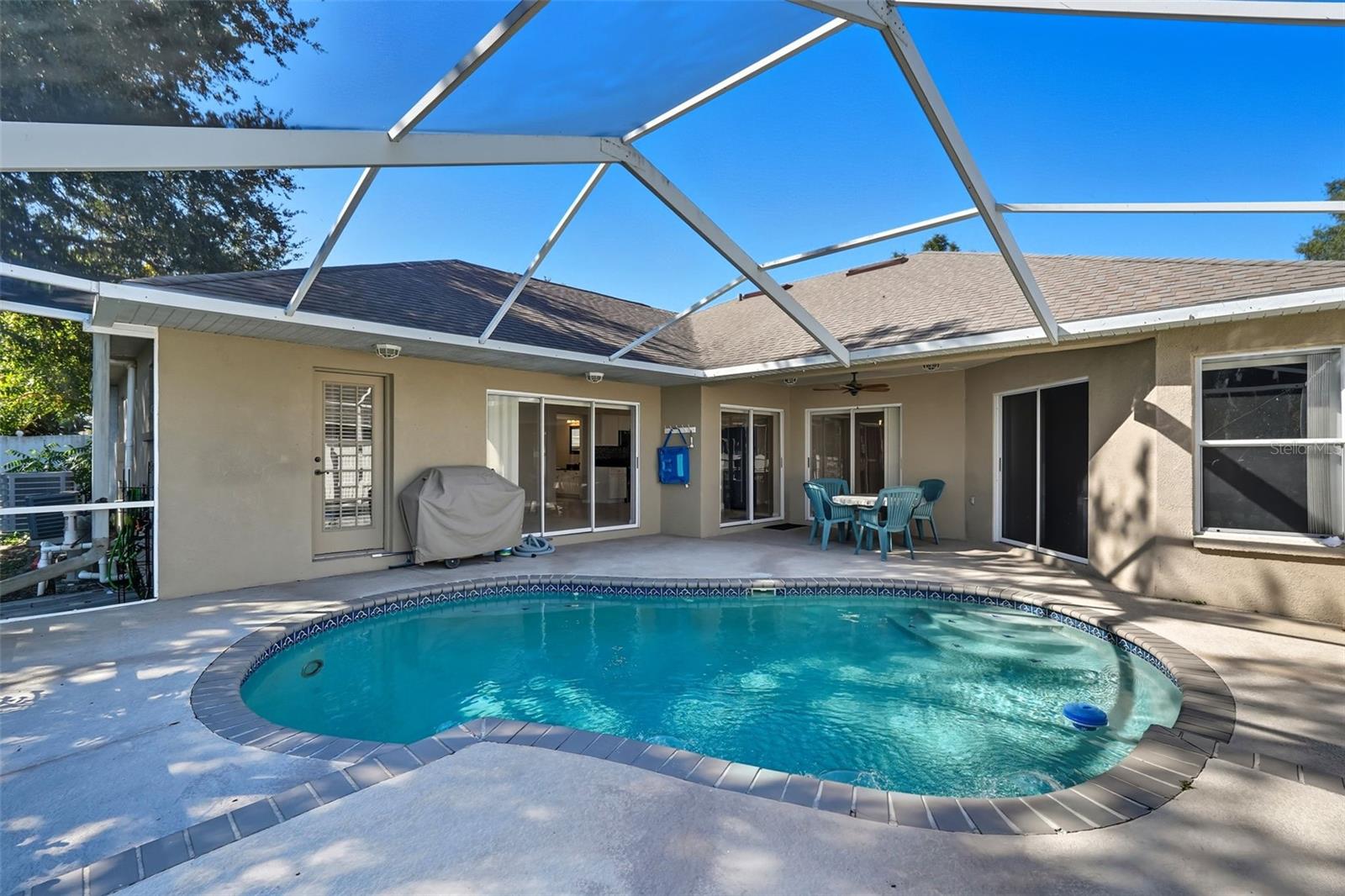 Listing photo id 50 for 2213 Towering Oaks Circle