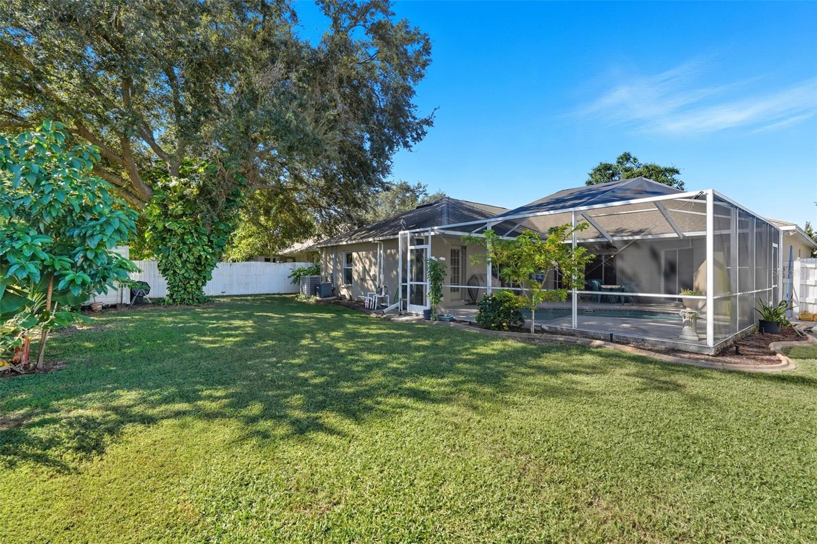 Listing photo id 51 for 2213 Towering Oaks Circle