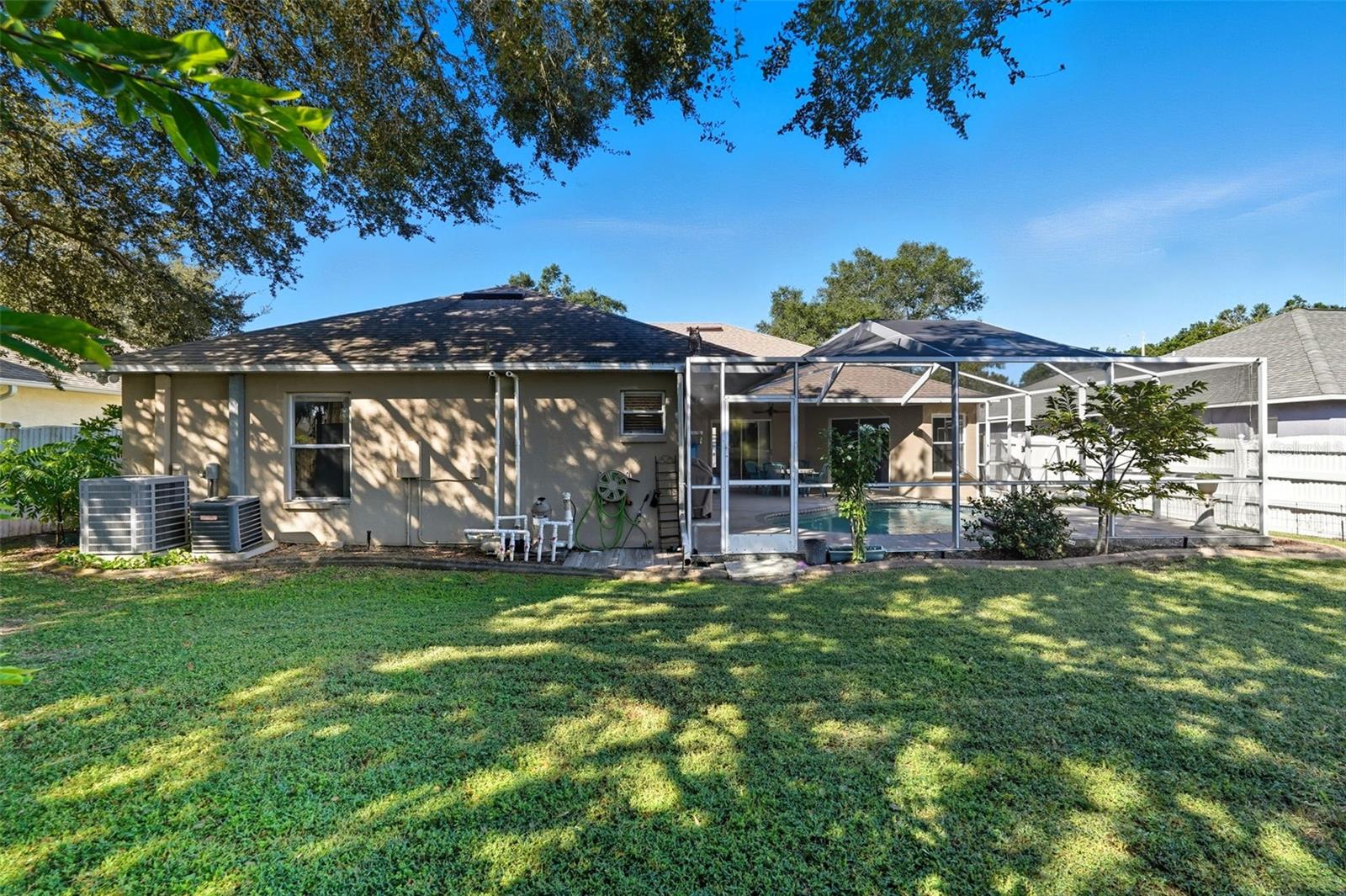 Listing photo id 52 for 2213 Towering Oaks Circle
