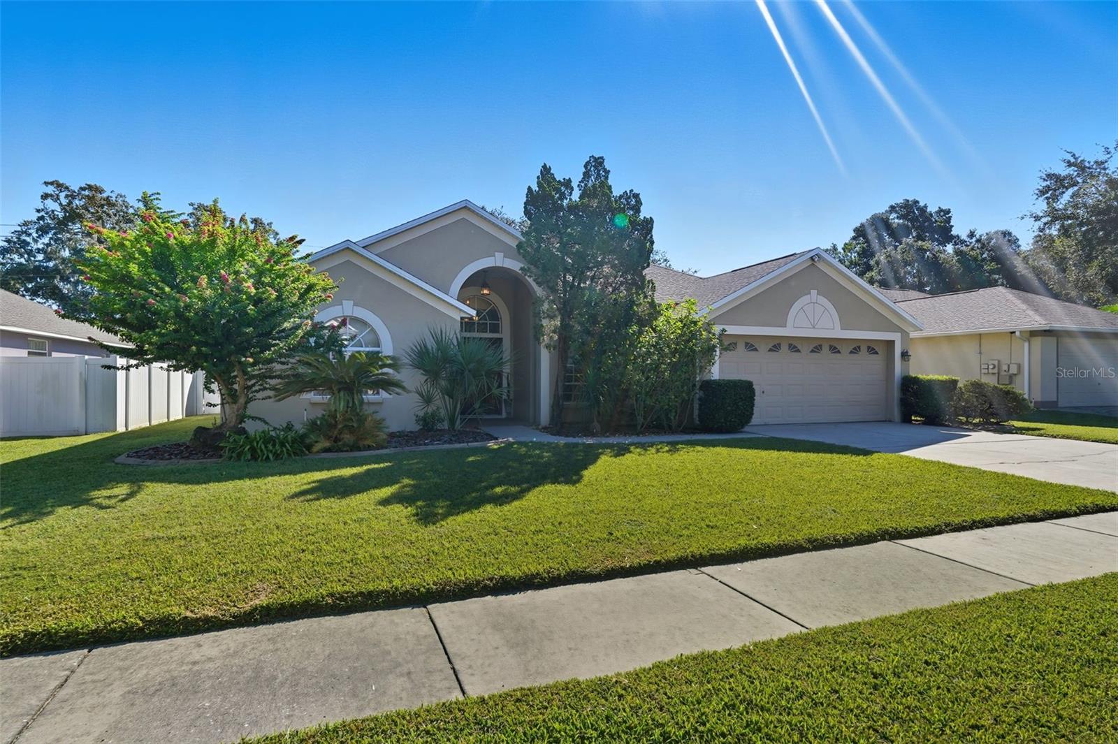 Listing photo id 53 for 2213 Towering Oaks Circle