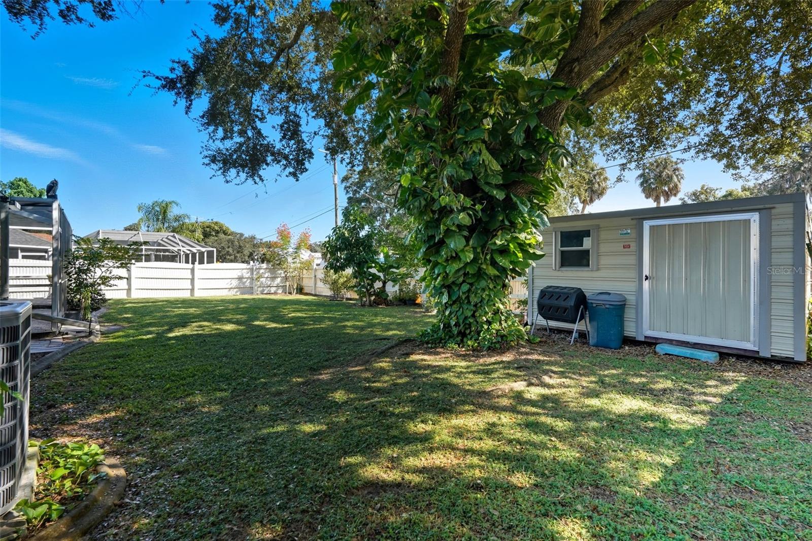 Listing photo id 55 for 2213 Towering Oaks Circle