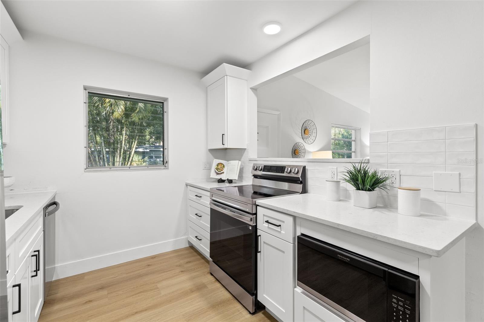 Image 10 of 29 For 145 Velma Drive W