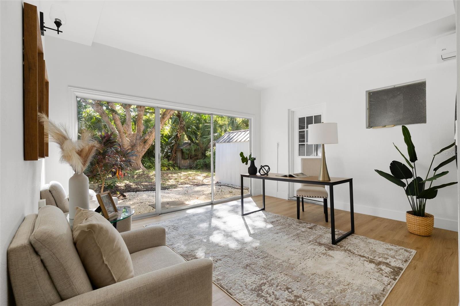 Image 13 of 29 For 145 Velma Drive W