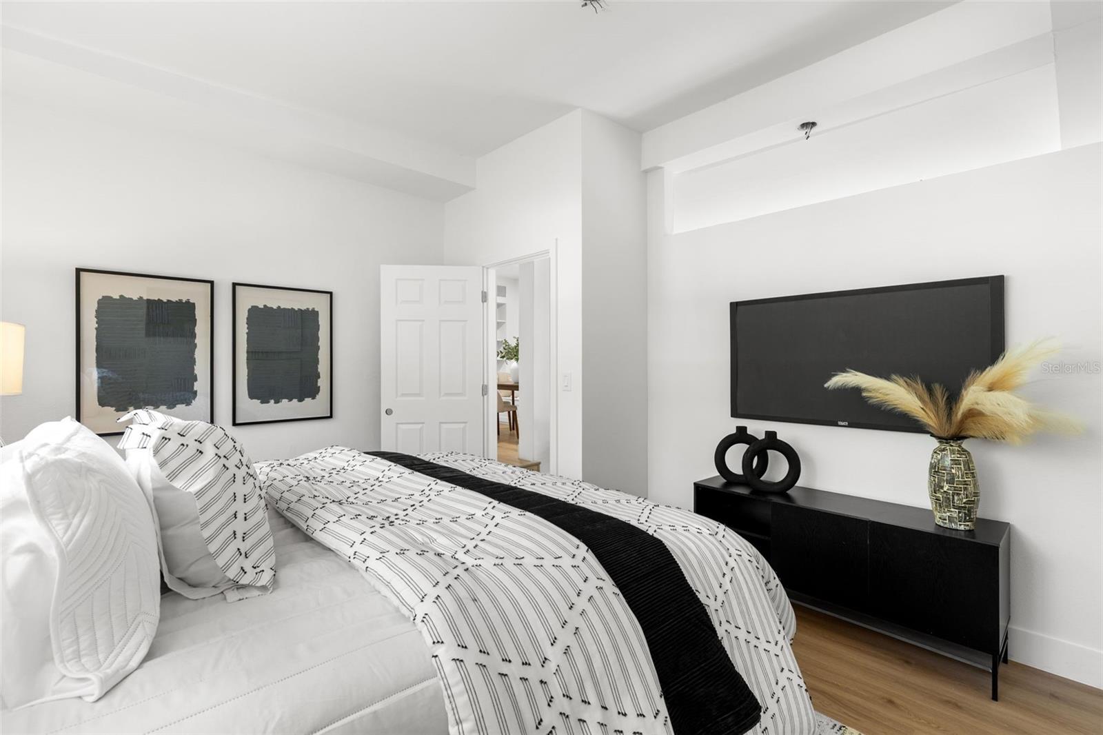 Image 18 of 29 For 145 Velma Drive W