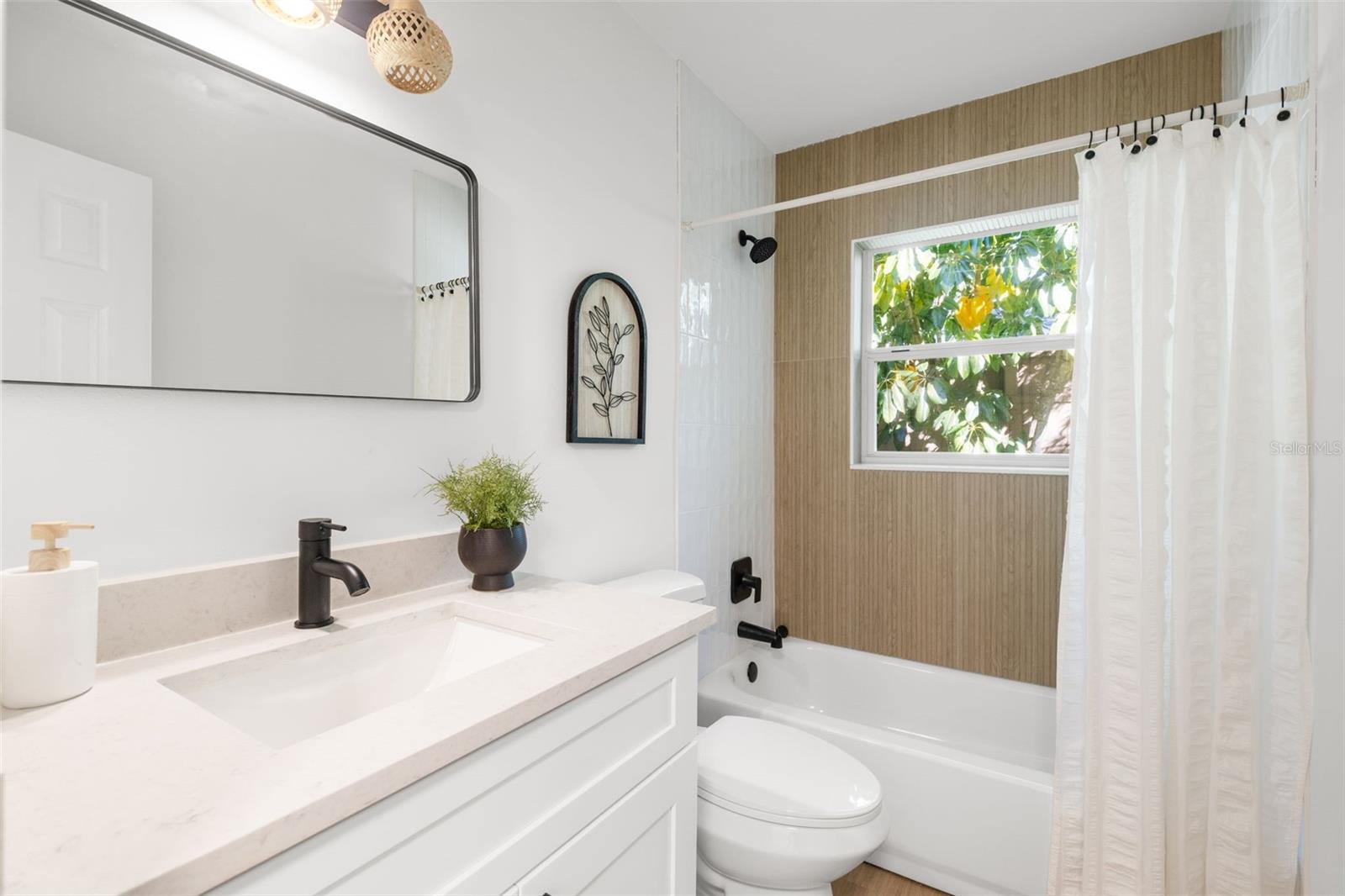 Image 21 of 29 For 145 Velma Drive W