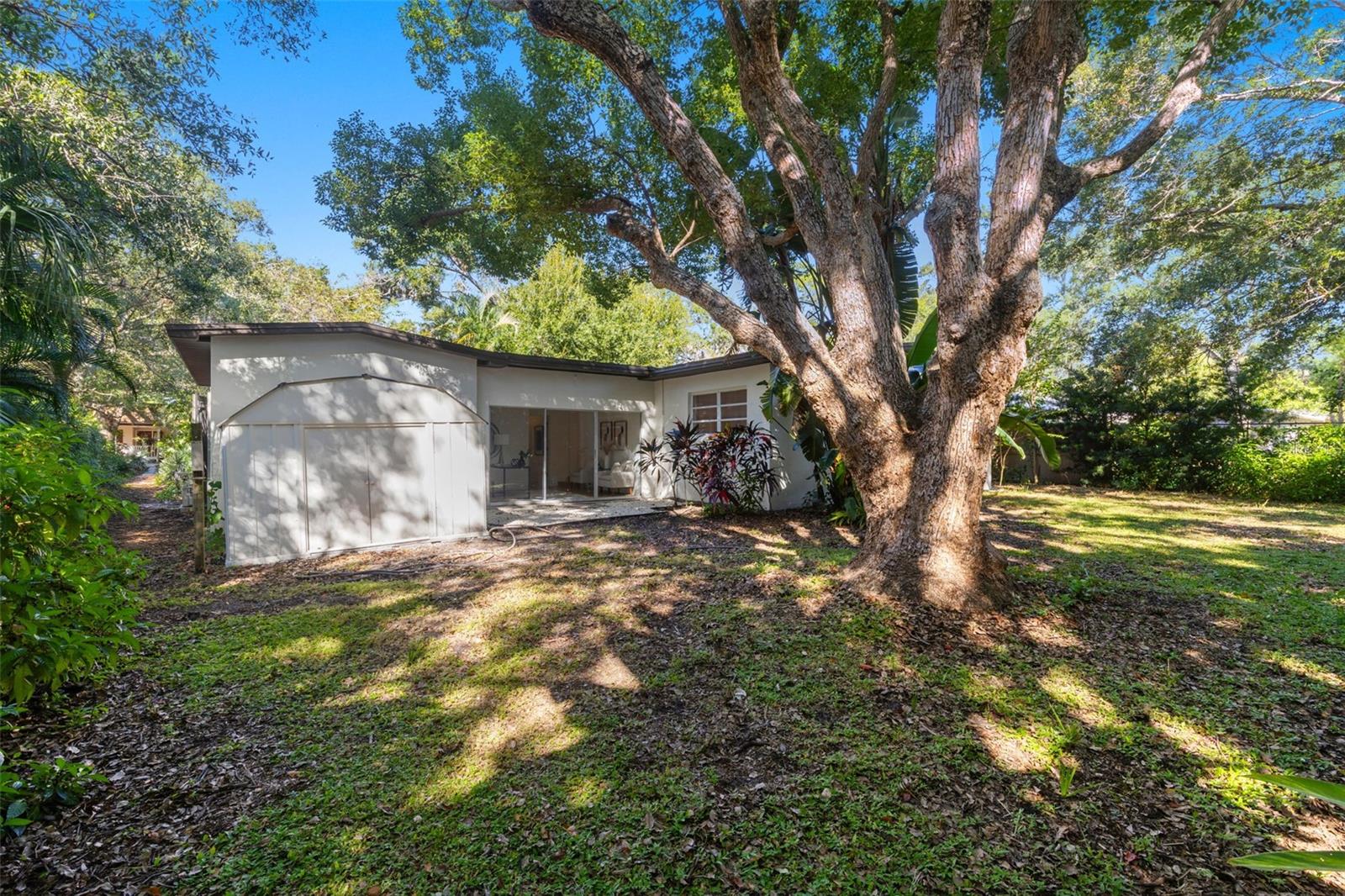 Image 25 of 29 For 145 Velma Drive W