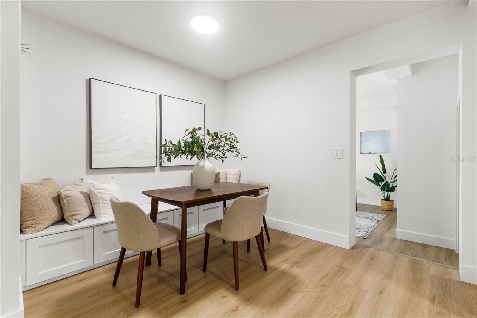 Image 7 of 29 For 145 Velma Drive W