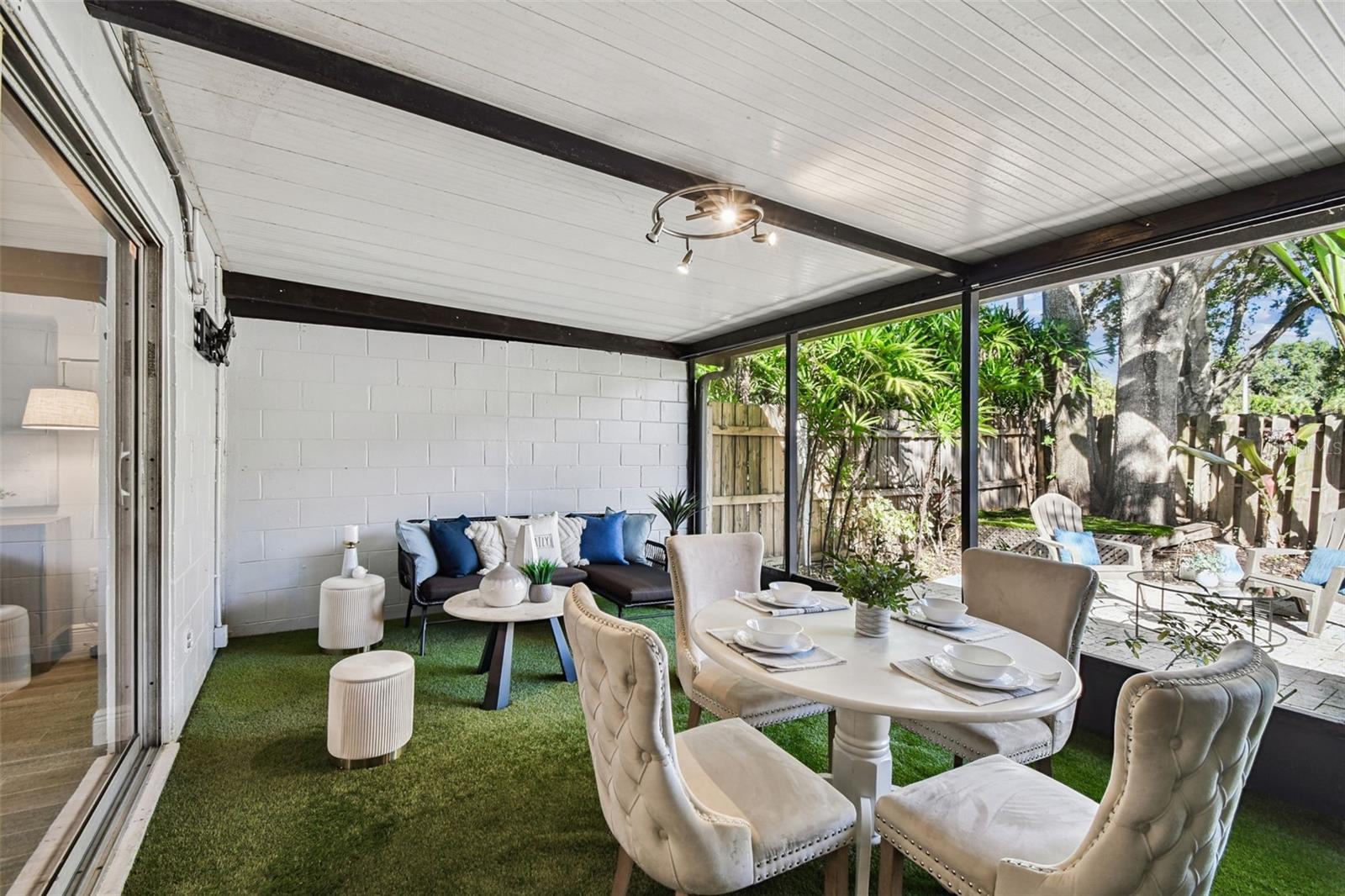 Listing photo id 15 for 2553 Maryland Avenue