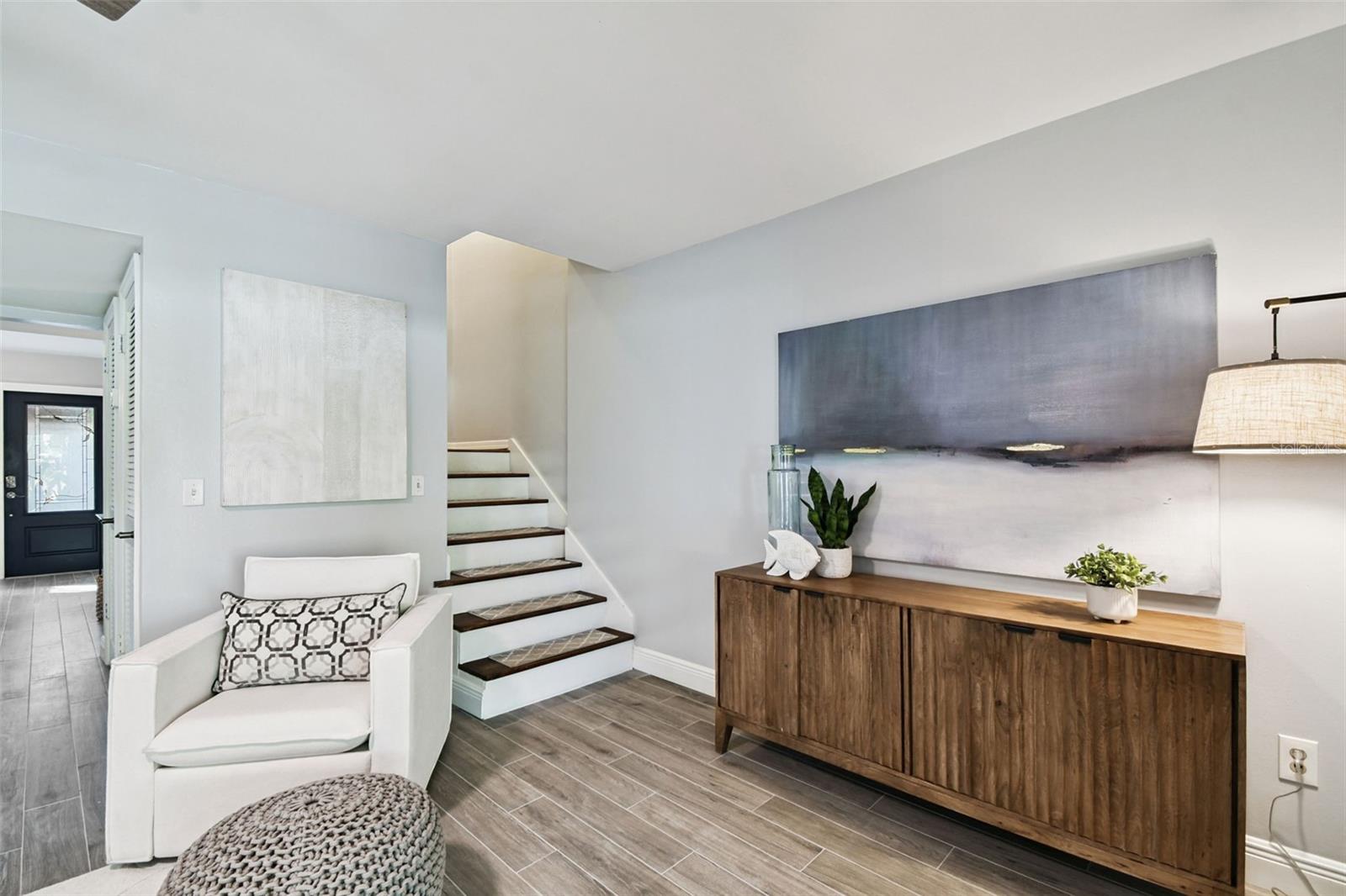Listing photo id 17 for 2553 Maryland Avenue