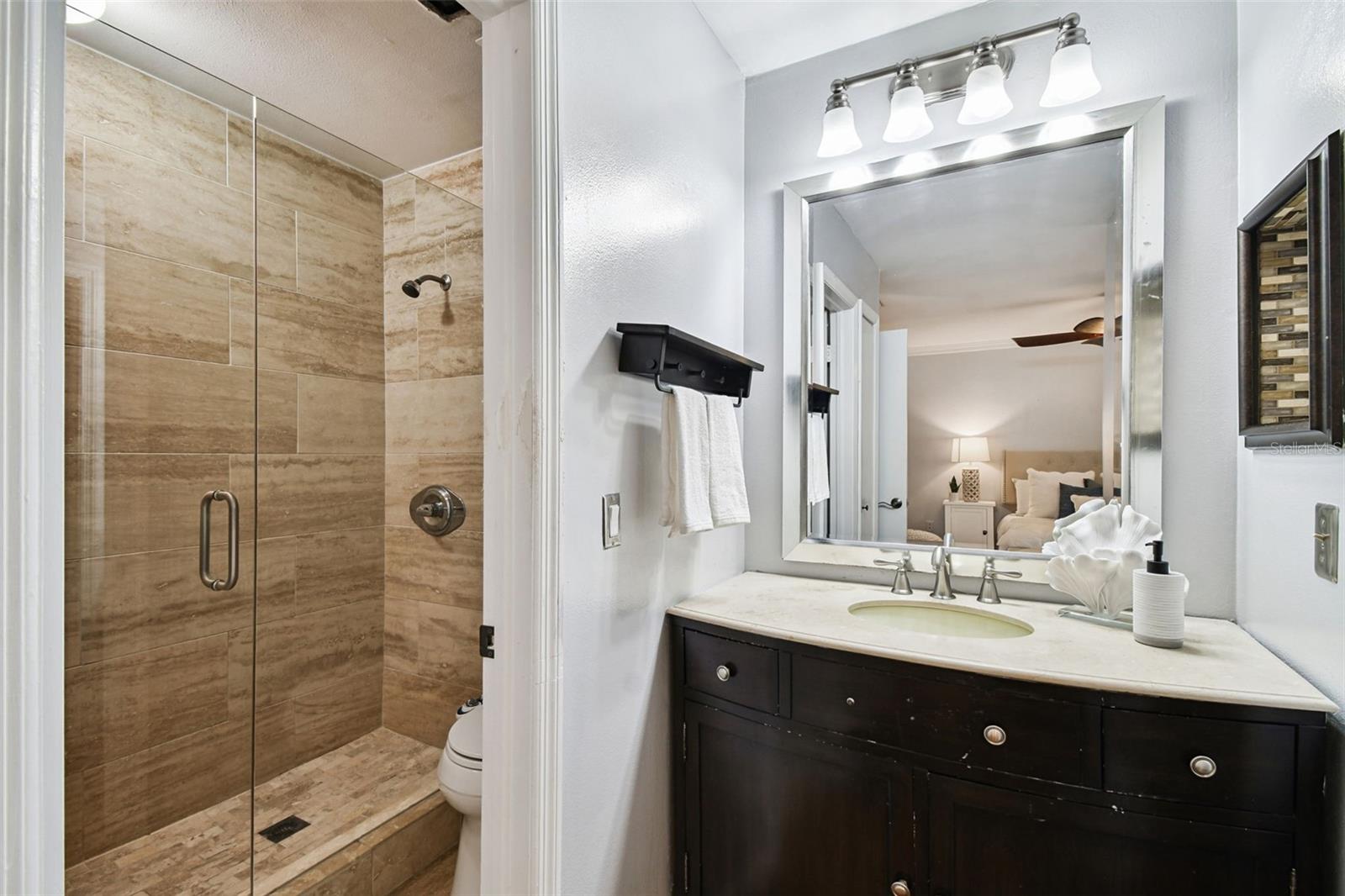 Listing photo id 22 for 2553 Maryland Avenue