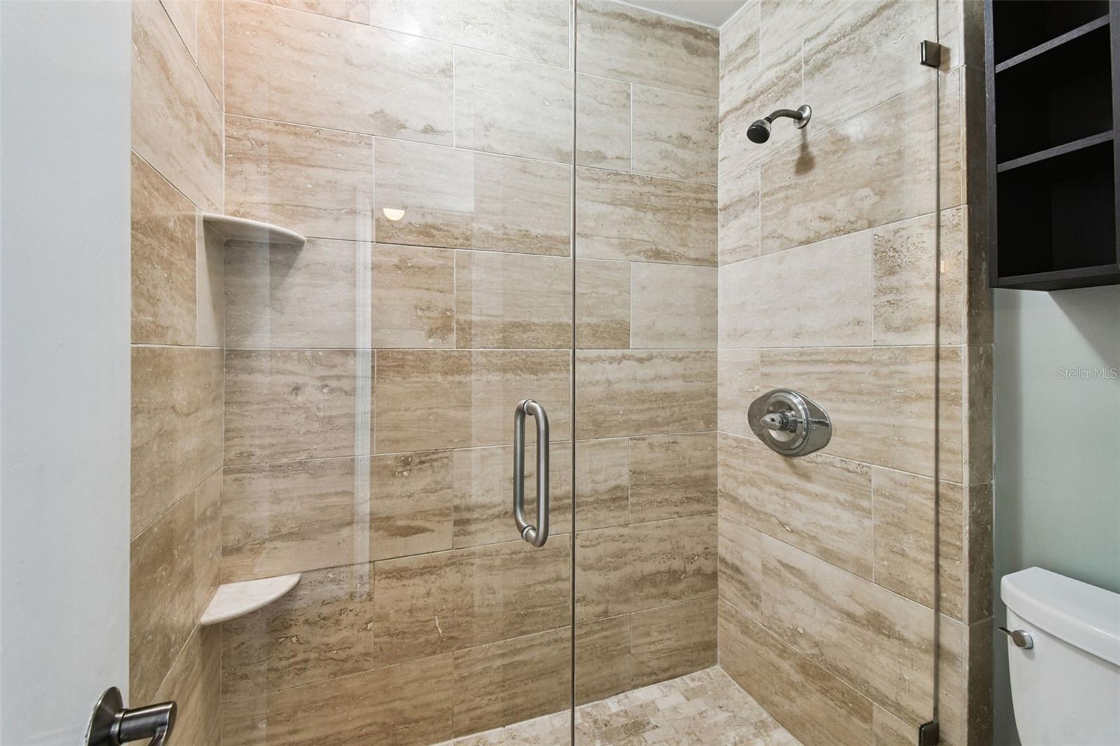Listing photo id 24 for 2553 Maryland Avenue