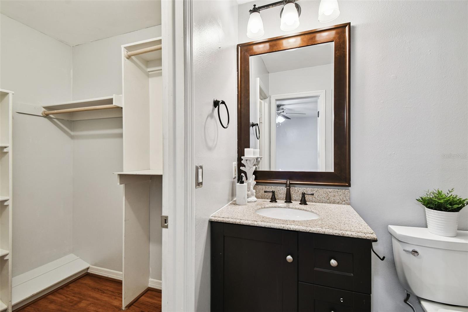 Listing photo id 27 for 2553 Maryland Avenue