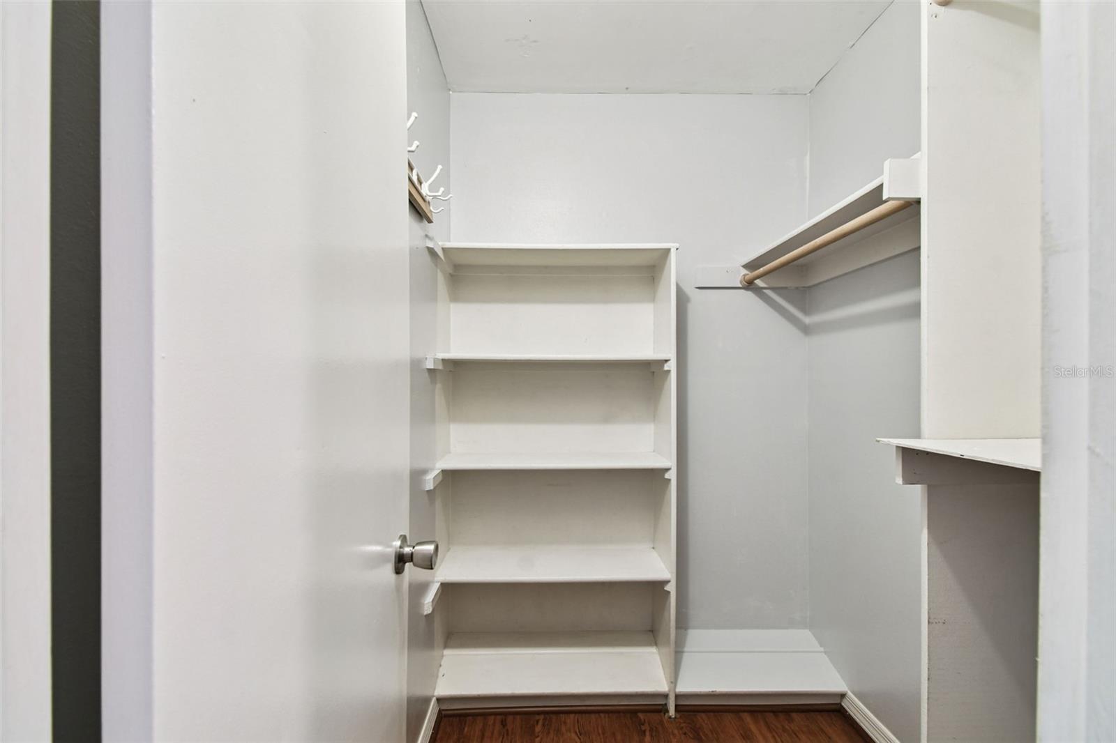 Listing photo id 28 for 2553 Maryland Avenue