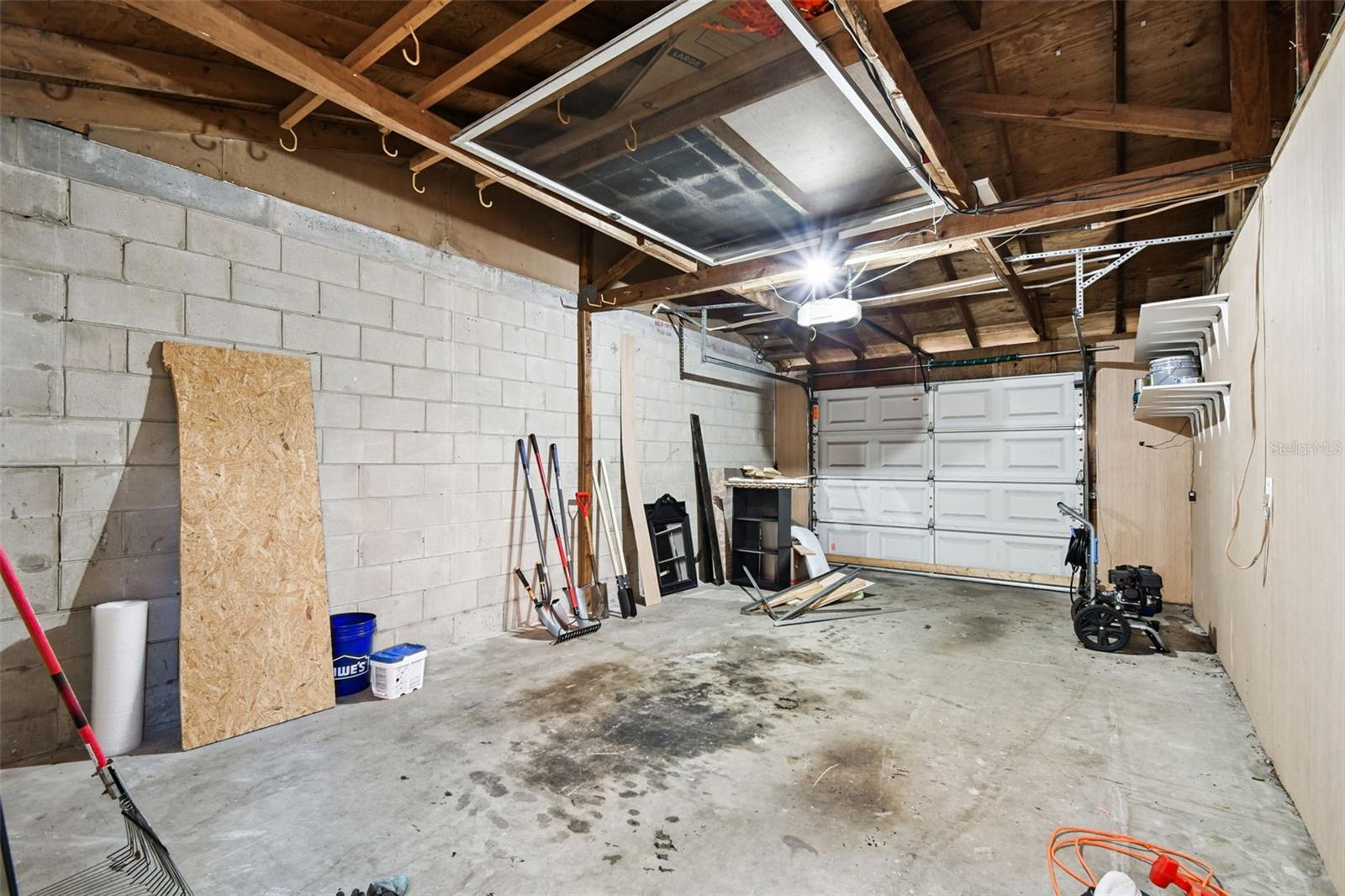Listing photo id 29 for 2553 Maryland Avenue