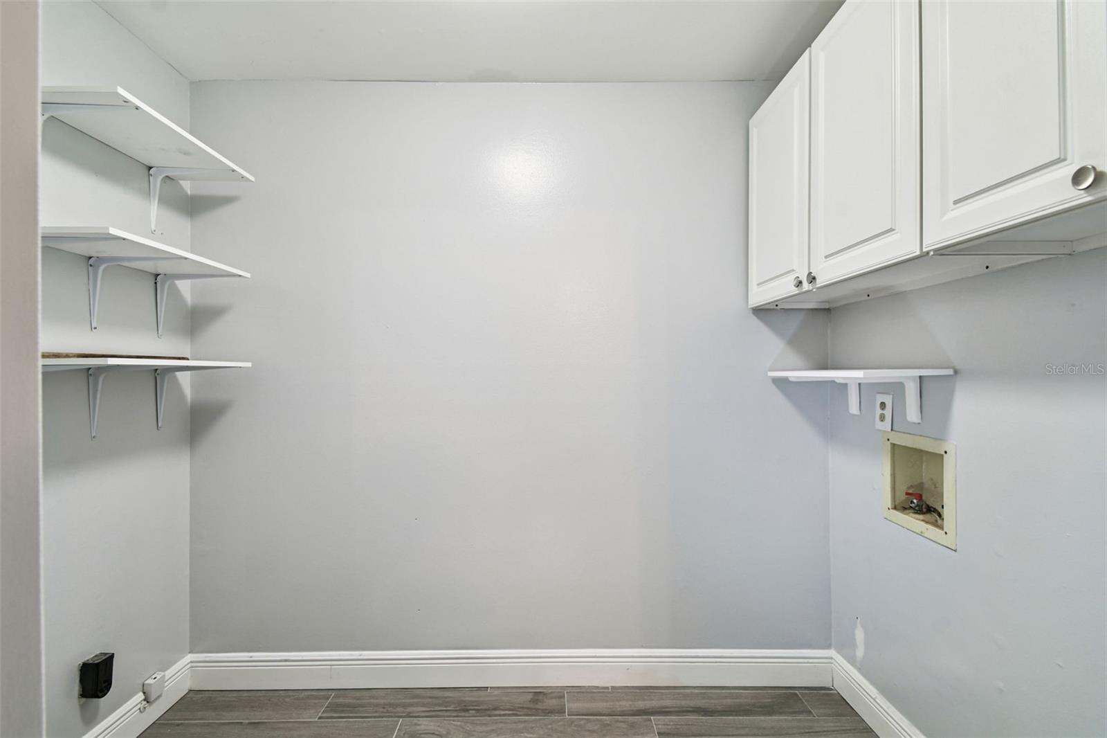 Listing photo id 7 for 2553 Maryland Avenue