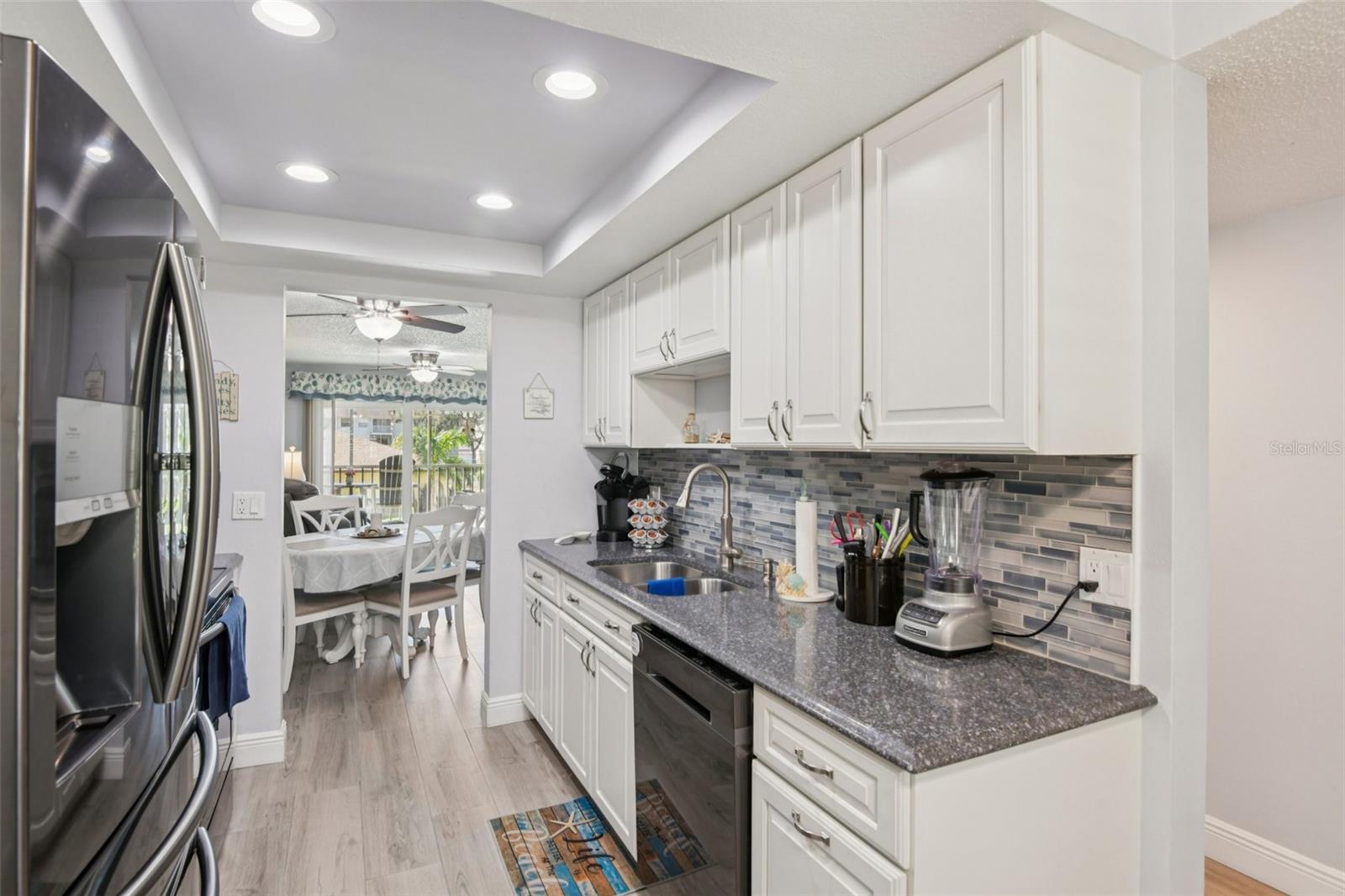 Image 13 of 85 For 5849 Park Street N 202