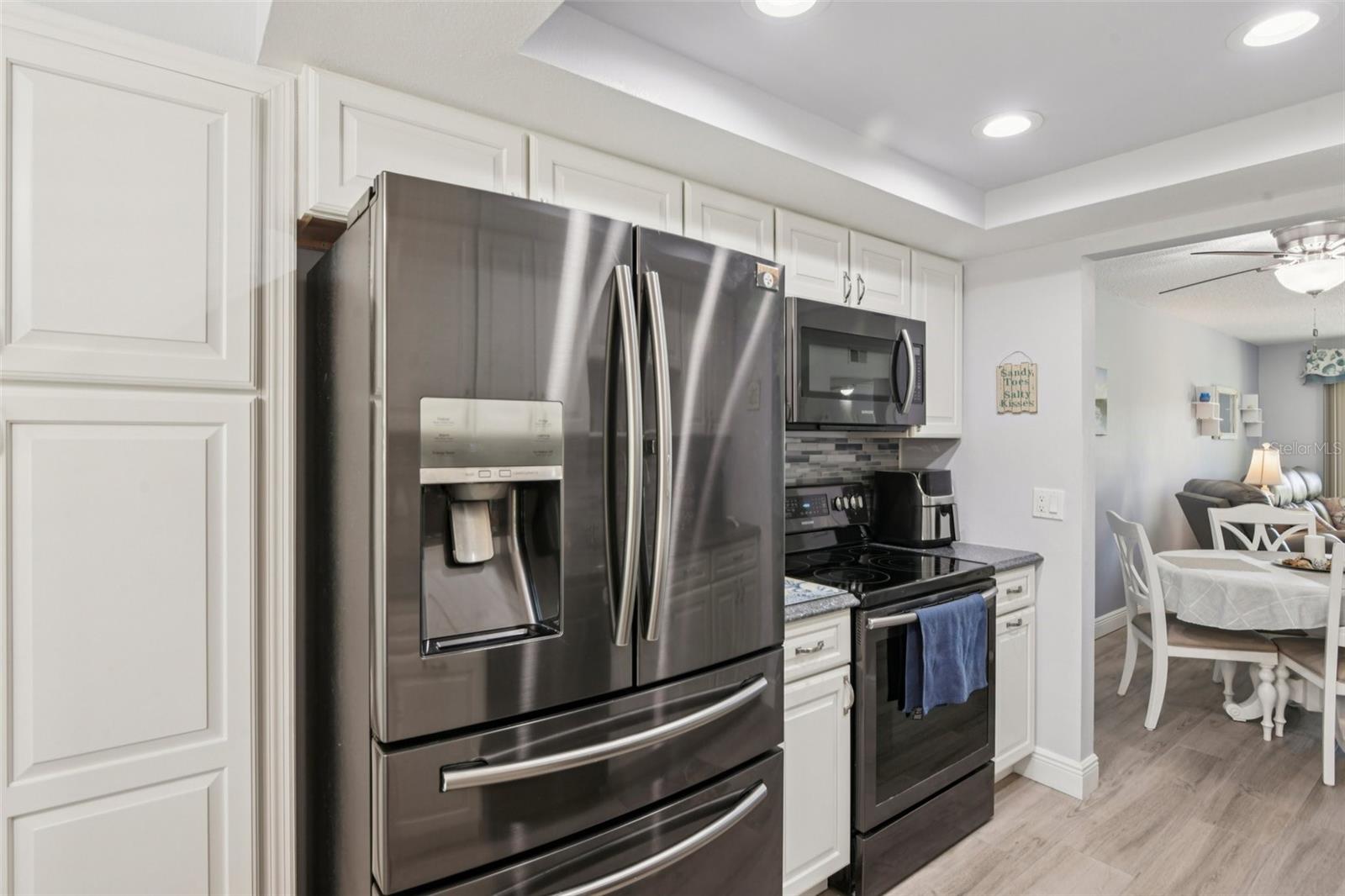 Image 15 of 85 For 5849 Park Street N 202