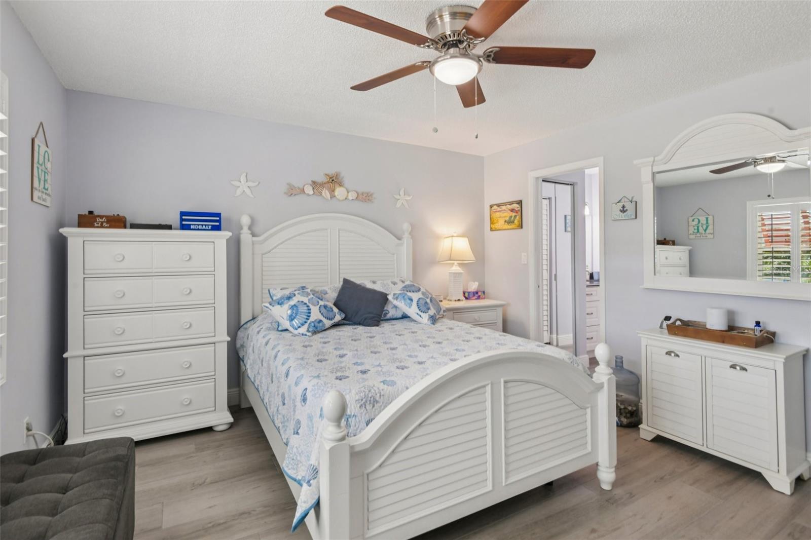 Image 19 of 85 For 5849 Park Street N 202