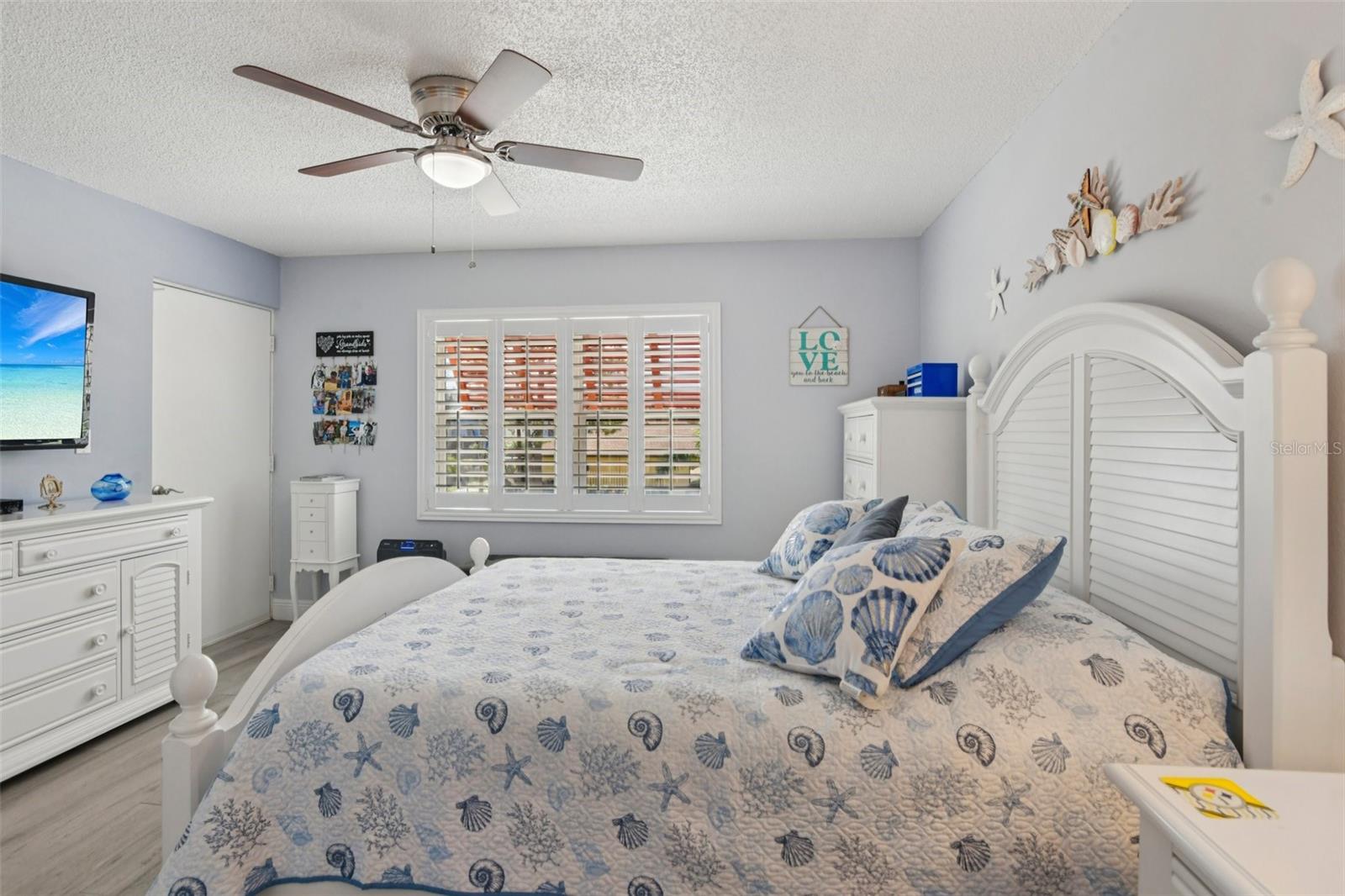 Image 20 of 85 For 5849 Park Street N 202
