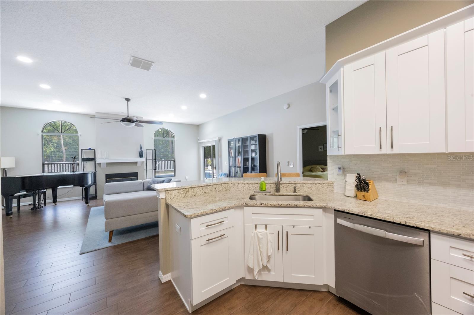 Image 19 of 40 For 18520 Ambly Lane