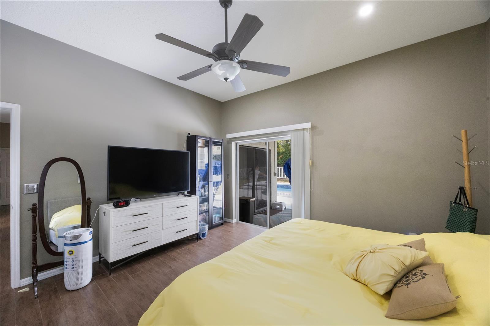 Image 22 of 40 For 18520 Ambly Lane