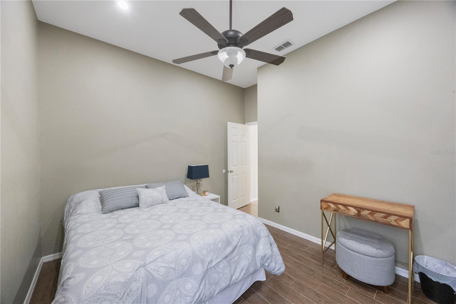 Image 25 of 40 For 18520 Ambly Lane