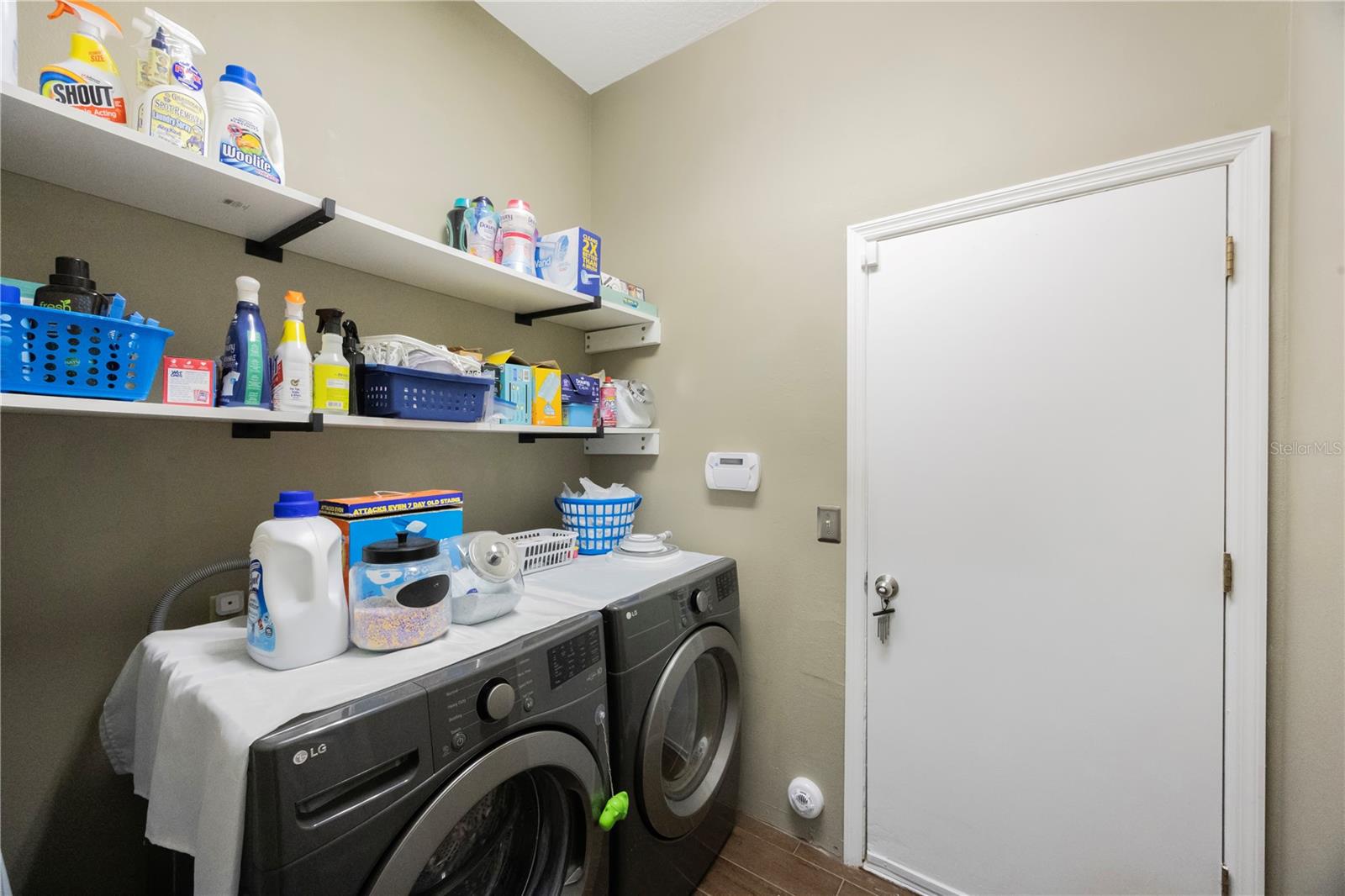 Image 31 of 40 For 18520 Ambly Lane