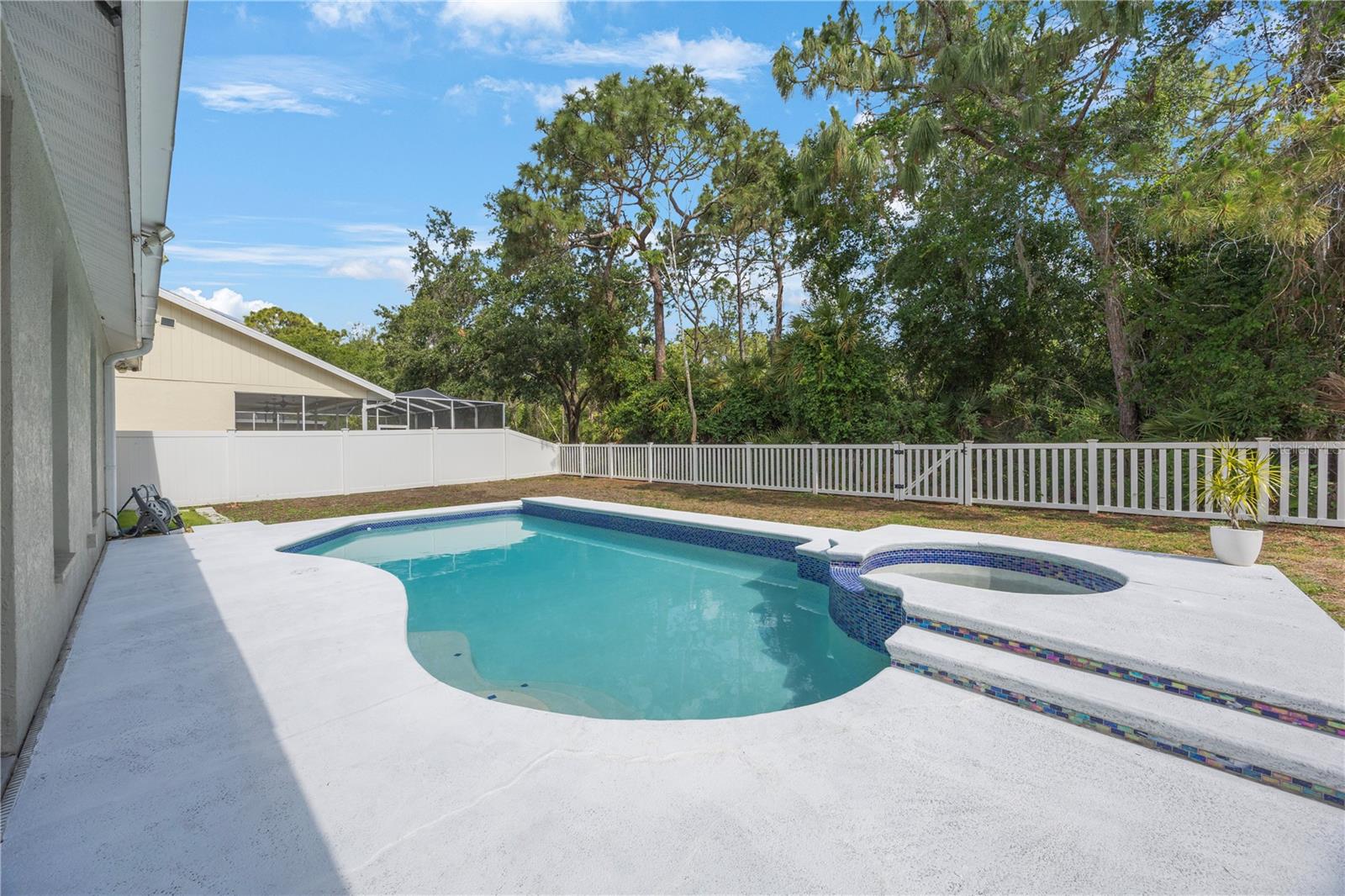 Image 32 of 40 For 18520 Ambly Lane